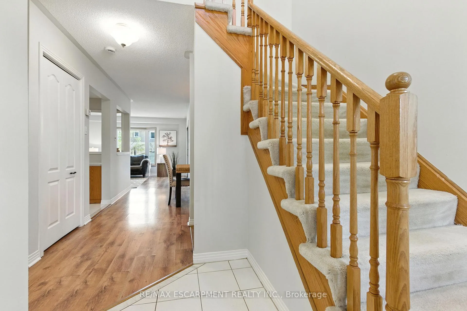 Photo 4 of 153 Chudleigh Street, Hamilton, Waterdown — HOMEH
