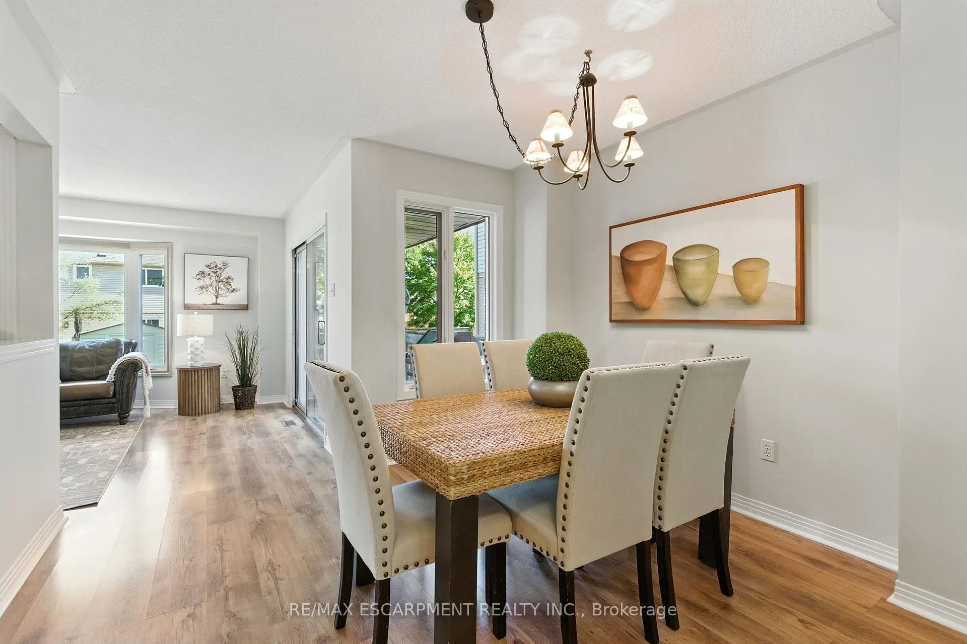 Photo 5 of 153 Chudleigh Street, Hamilton, Waterdown — HOMEH