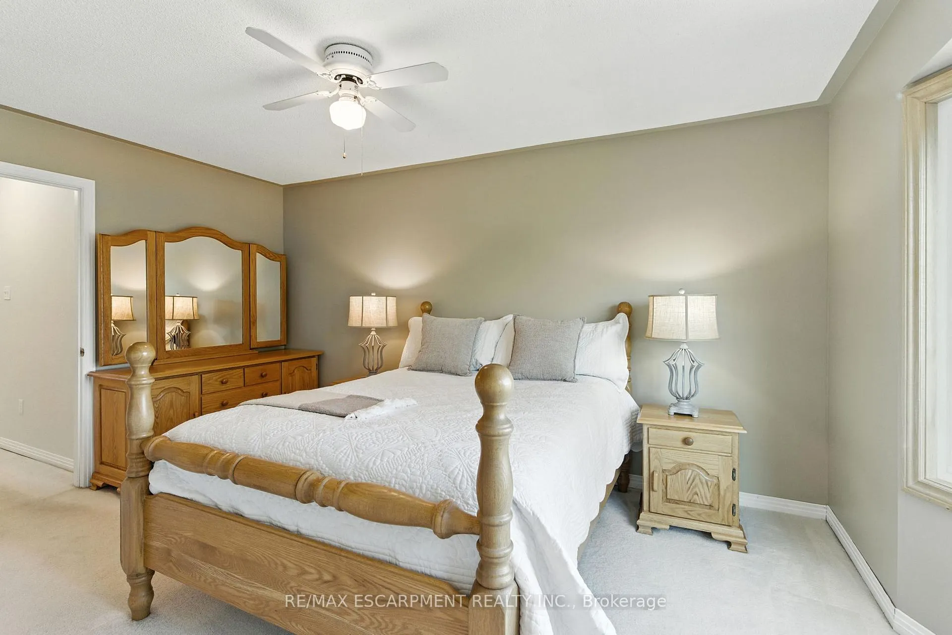 Photo 17 of 153 Chudleigh Street, Hamilton, Waterdown — HOMEH