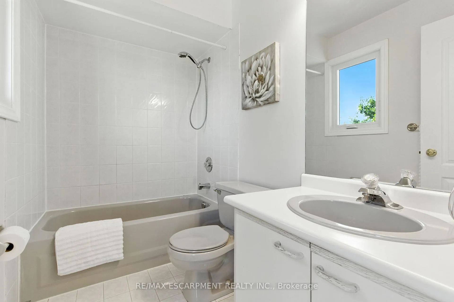 Photo 19 of 153 Chudleigh Street, Hamilton, Waterdown — HOMEH
