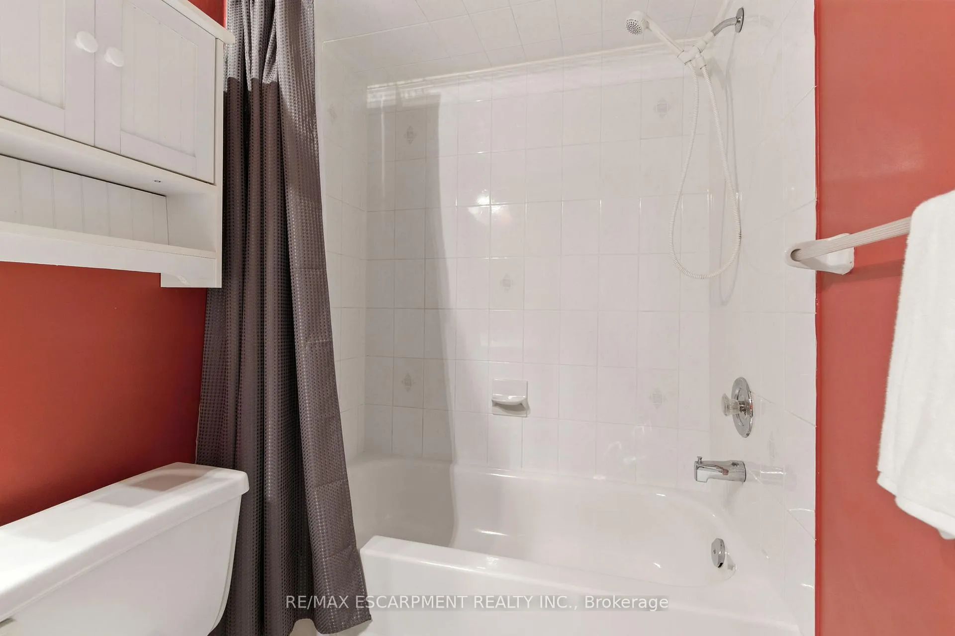 Photo 24 of 153 Chudleigh Street, Hamilton, Waterdown — HOMEH