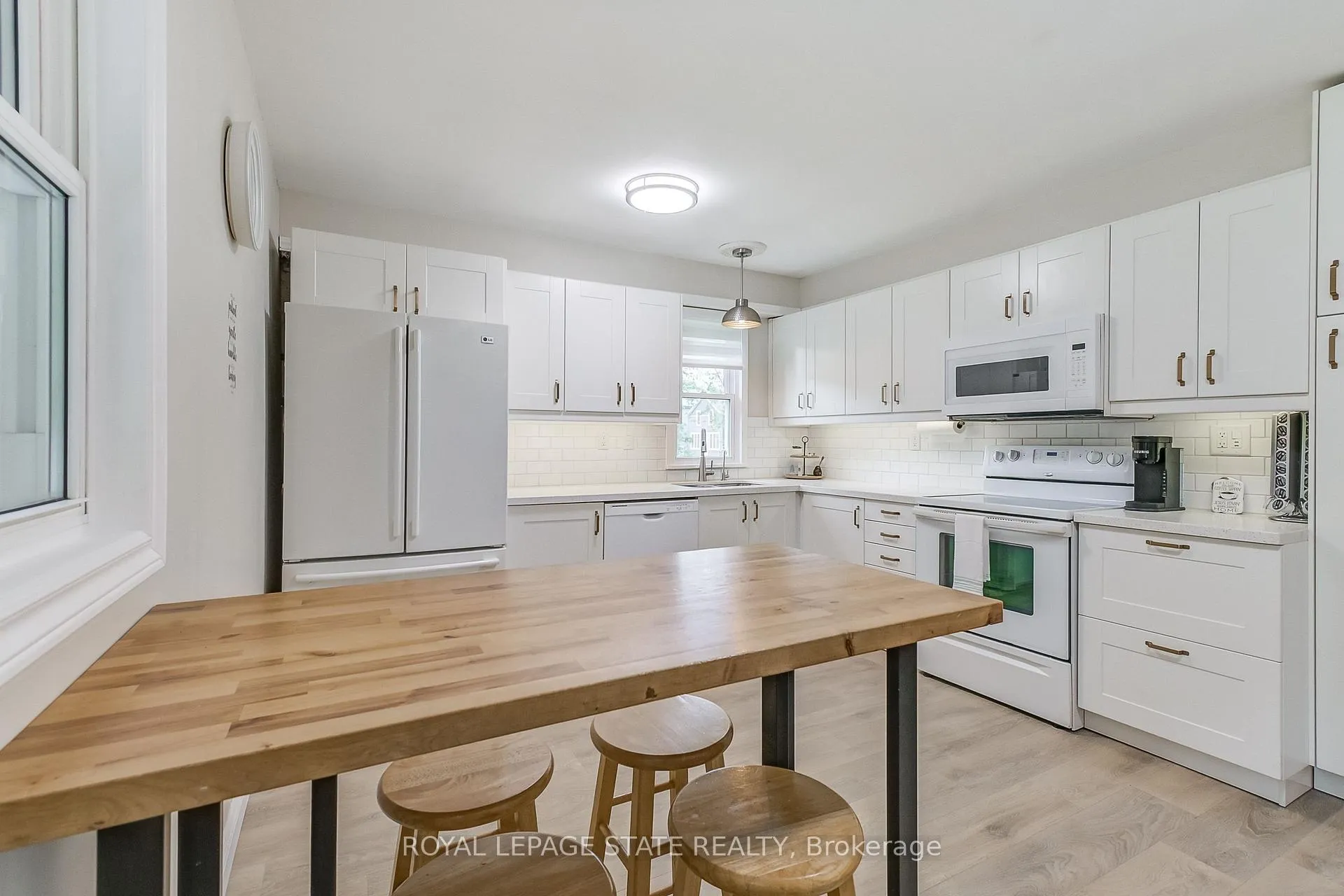 Photo 11 of 113 Lynden Road, Hamilton, Lynden — HOMEH