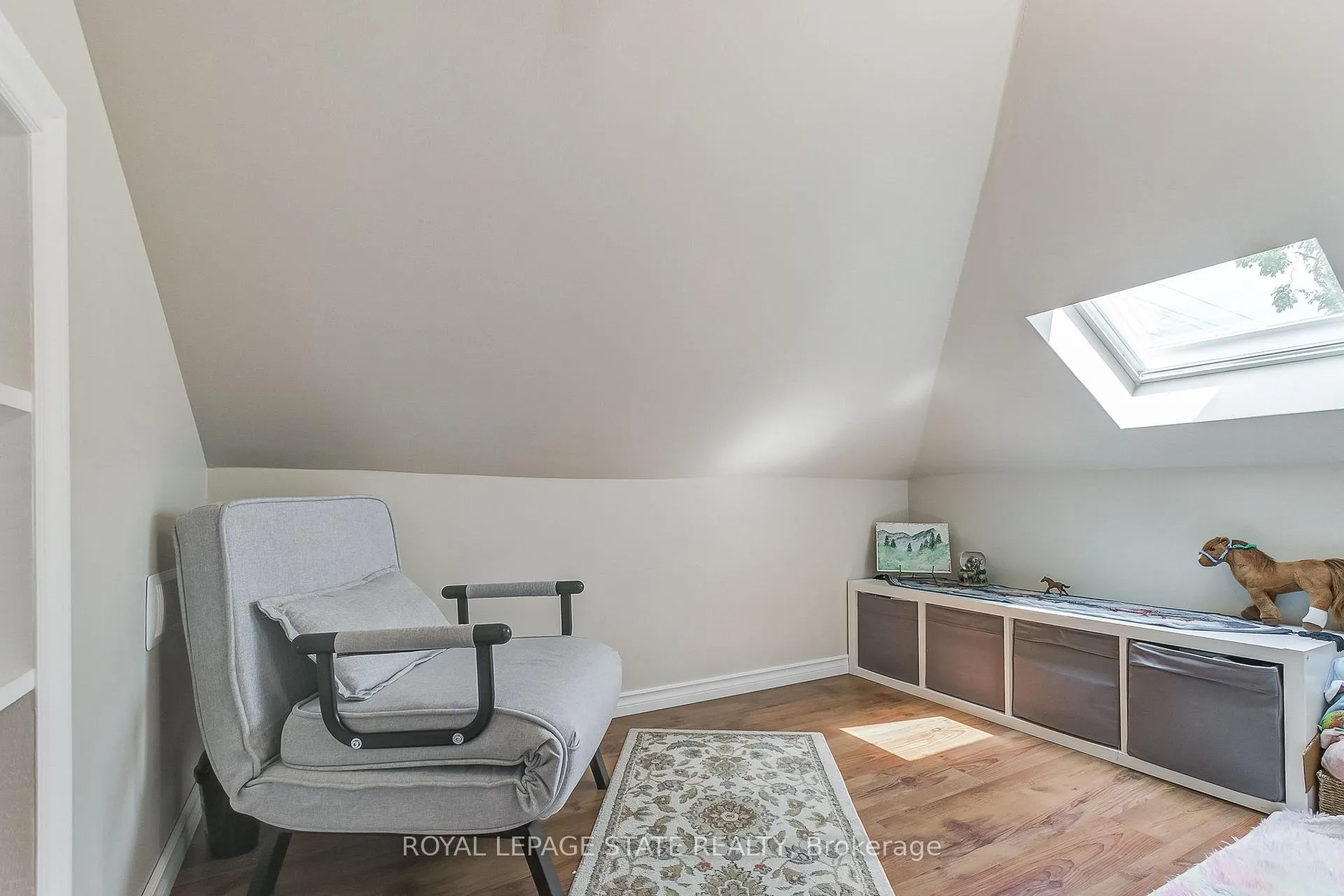 Photo 21 of 113 Lynden Road, Hamilton, Lynden — HOMEH