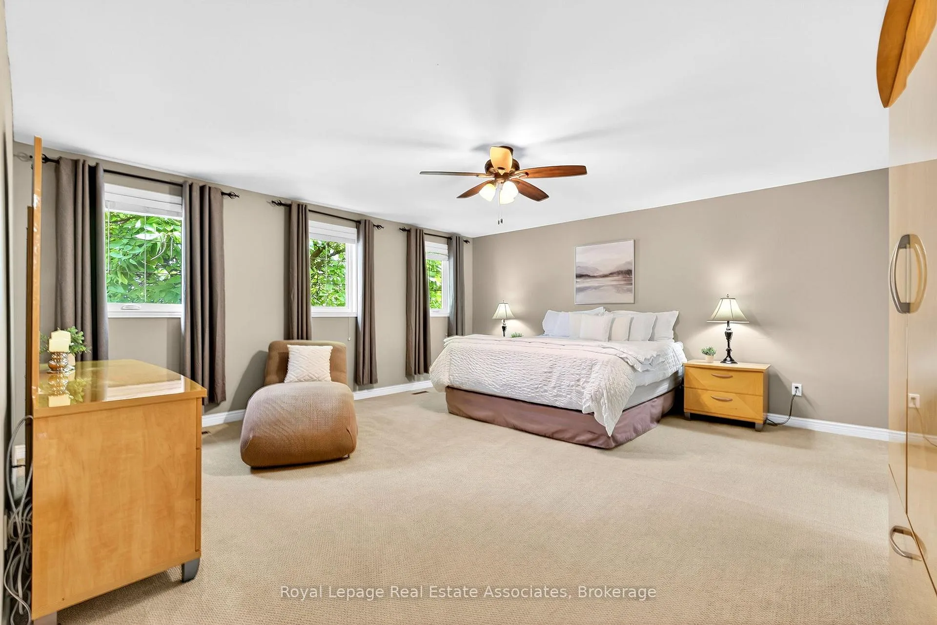 Photo 19 of 29 Laurendale Avenue, Hamilton, Waterdown — HOMEH