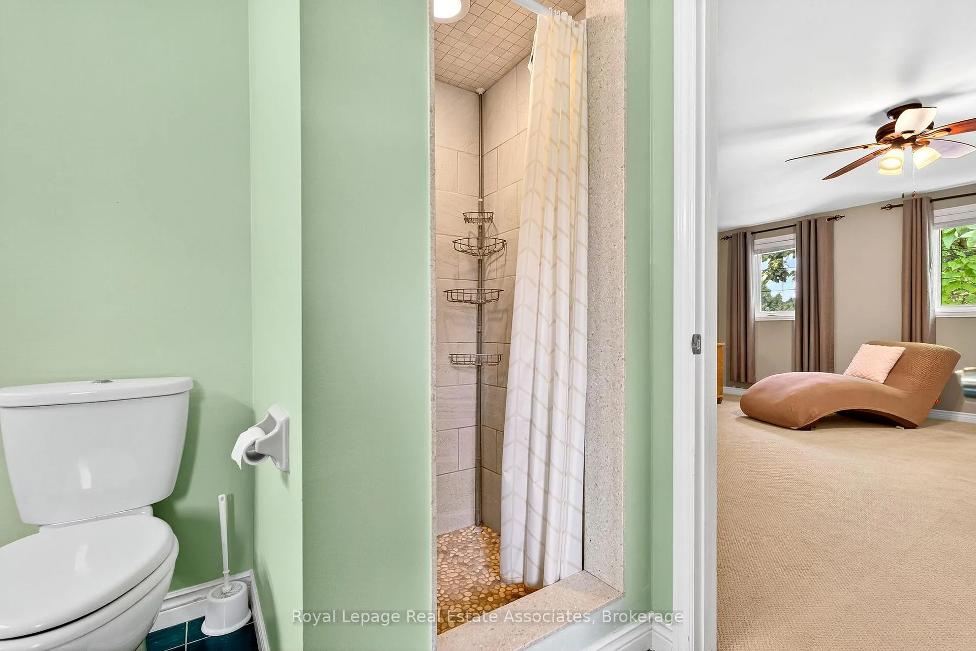 Photo 20 of 29 Laurendale Avenue, Hamilton, Waterdown — HOMEH