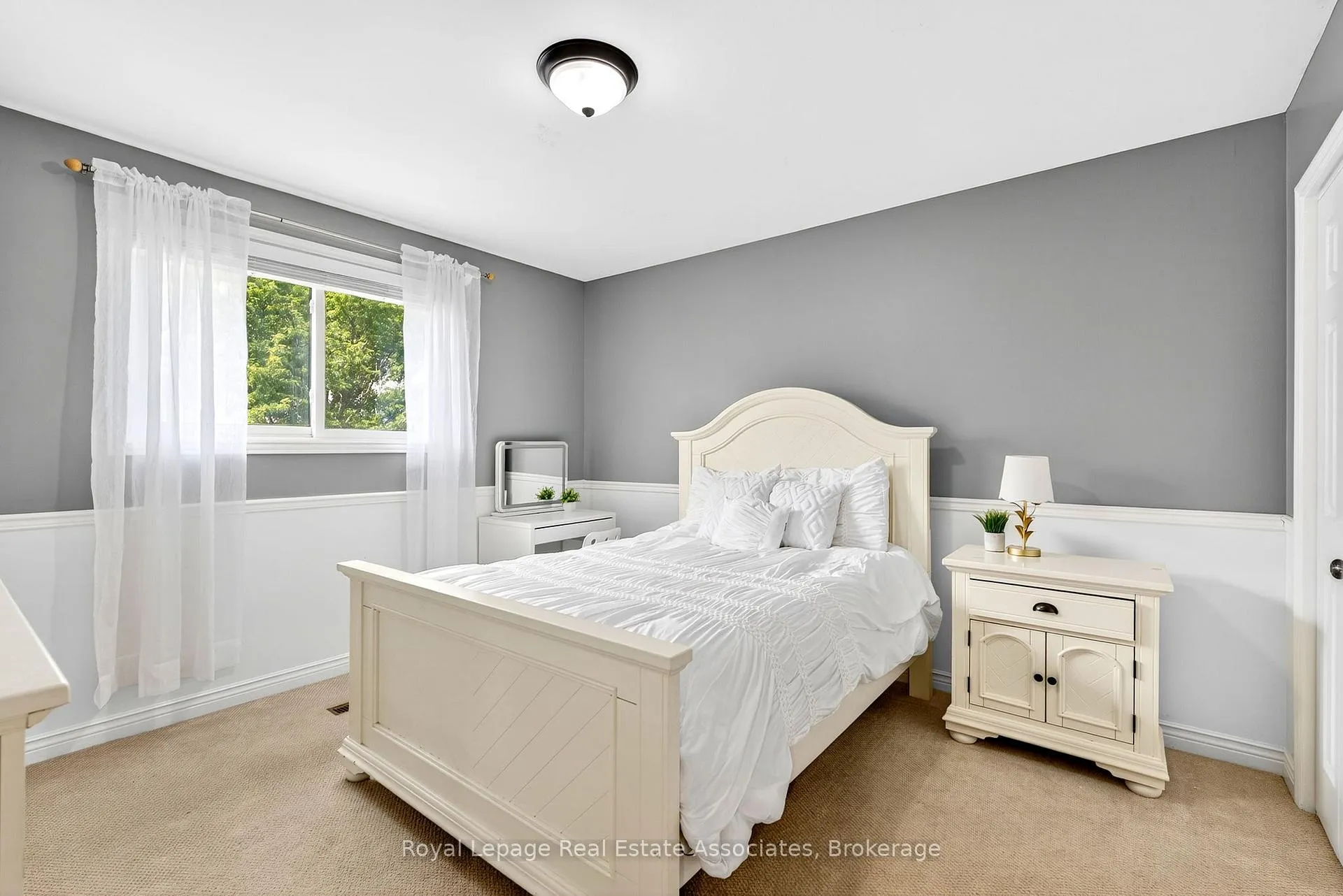 Photo 24 of 29 Laurendale Avenue, Hamilton, Waterdown — HOMEH