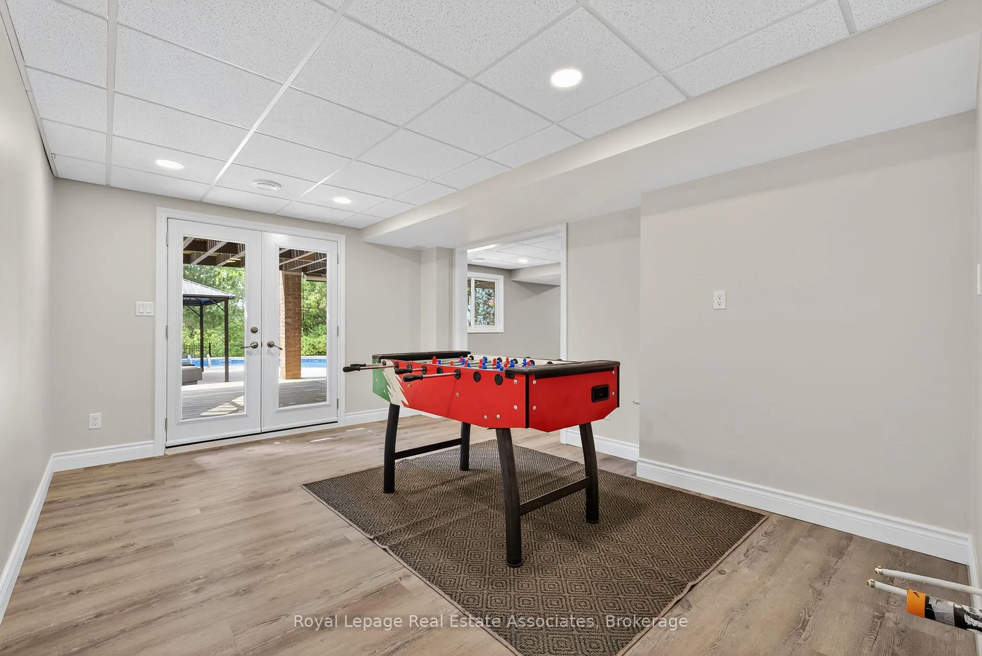 Photo 32 of 29 Laurendale Avenue, Hamilton, Waterdown — HOMEH