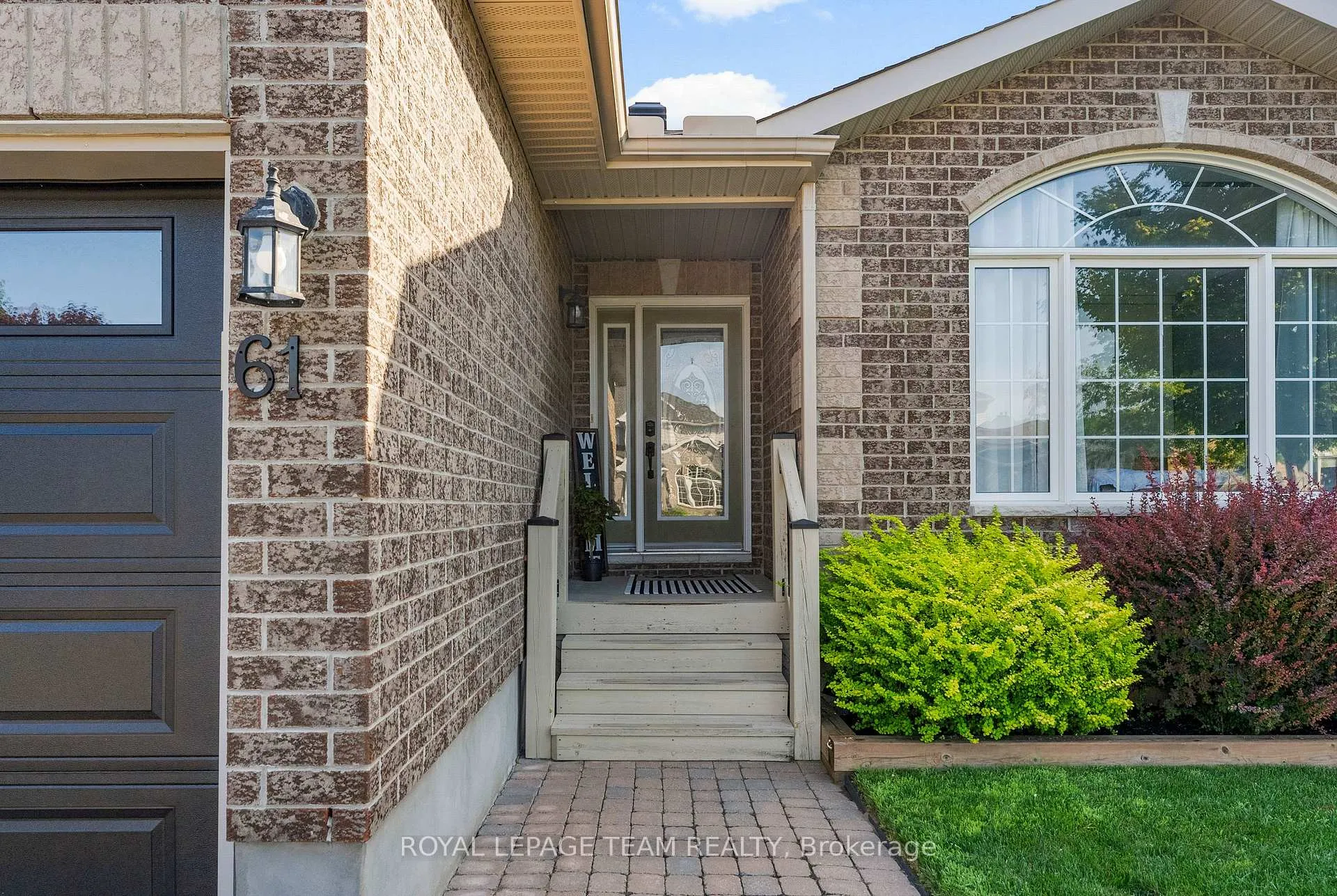 Photo 3 of 61 Short Road, Arnprior — HOMEH