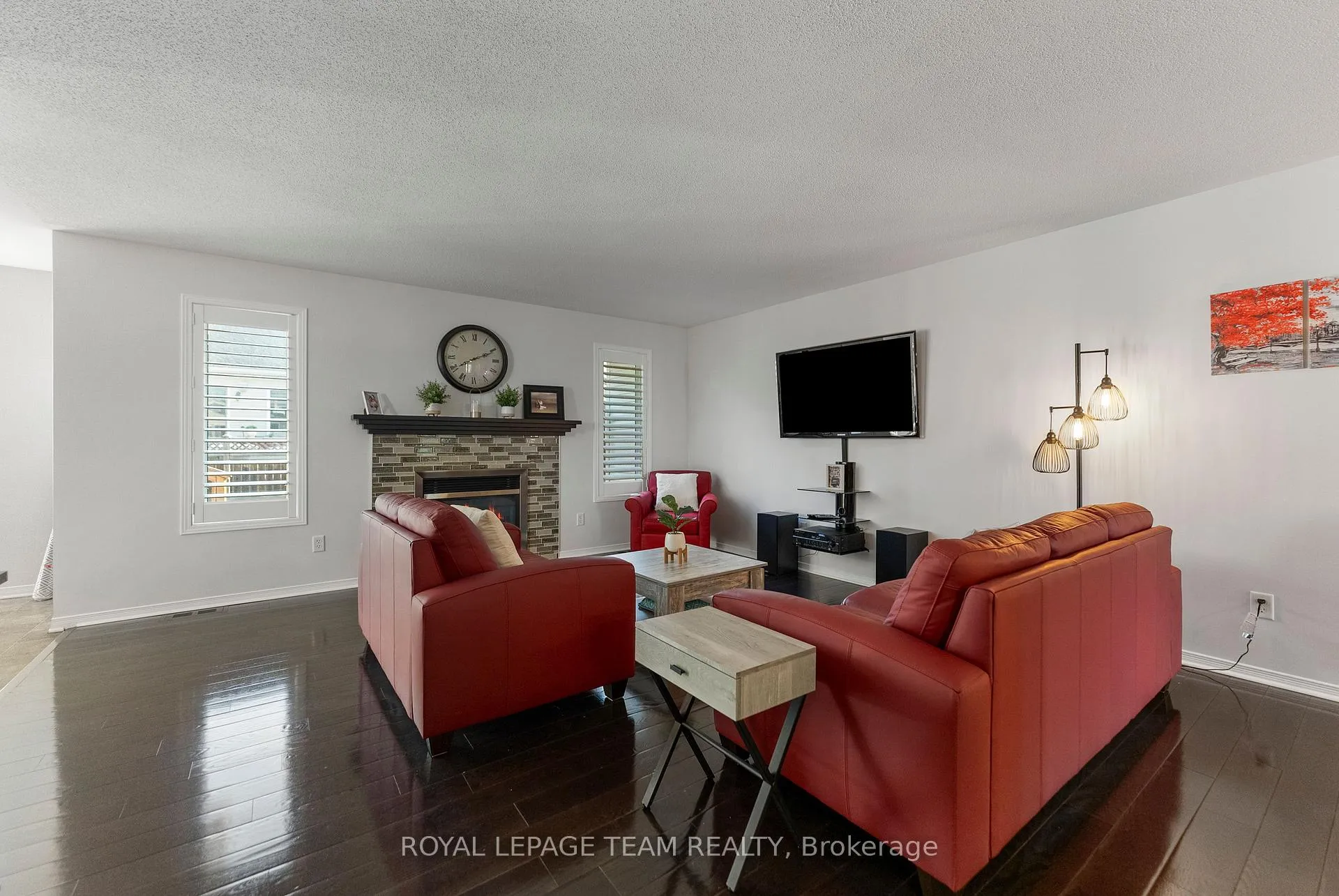 Photo 5 of 61 Short Road, Arnprior — HOMEH