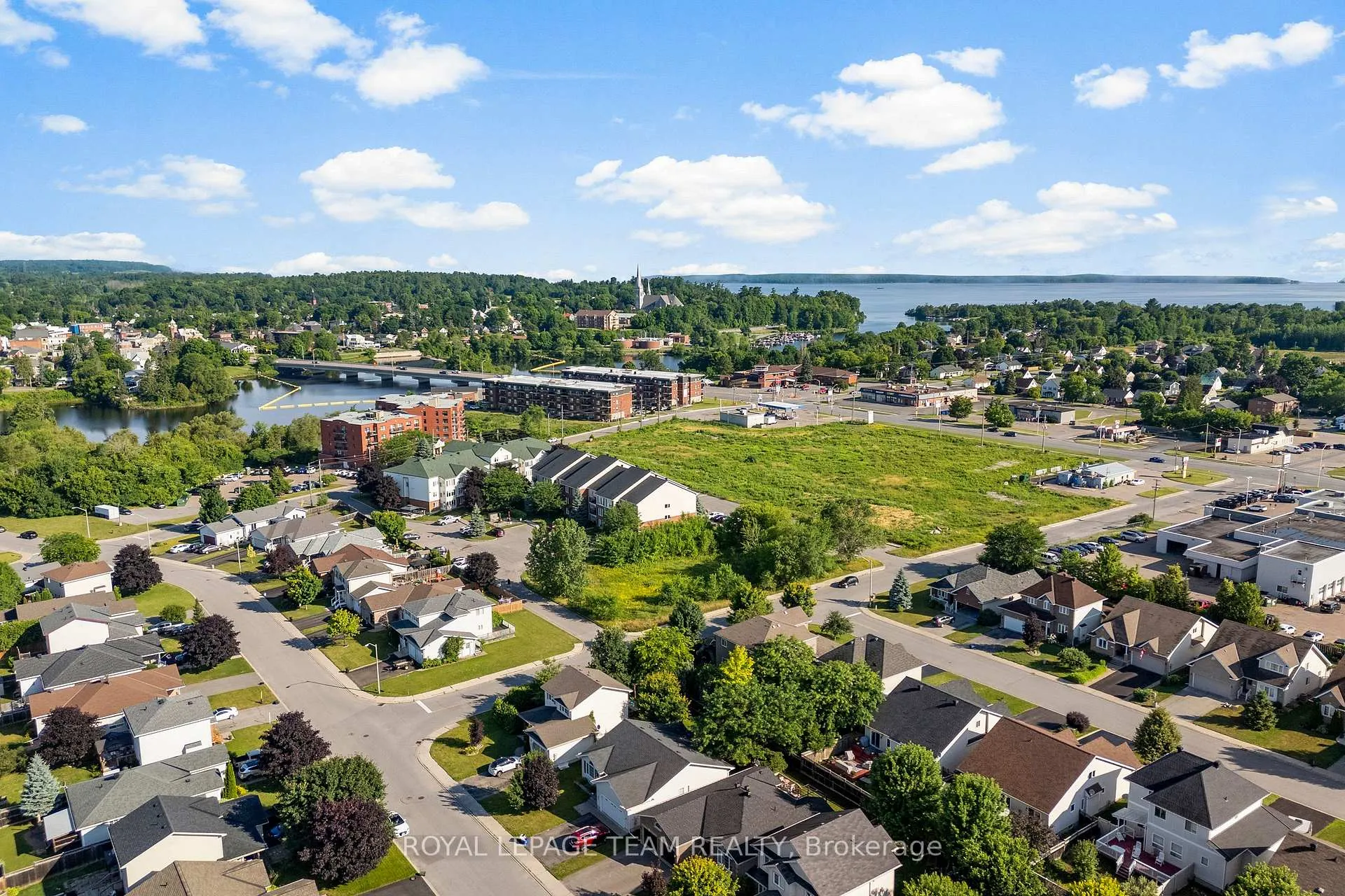 Photo 38 of 61 Short Road, Arnprior — HOMEH
