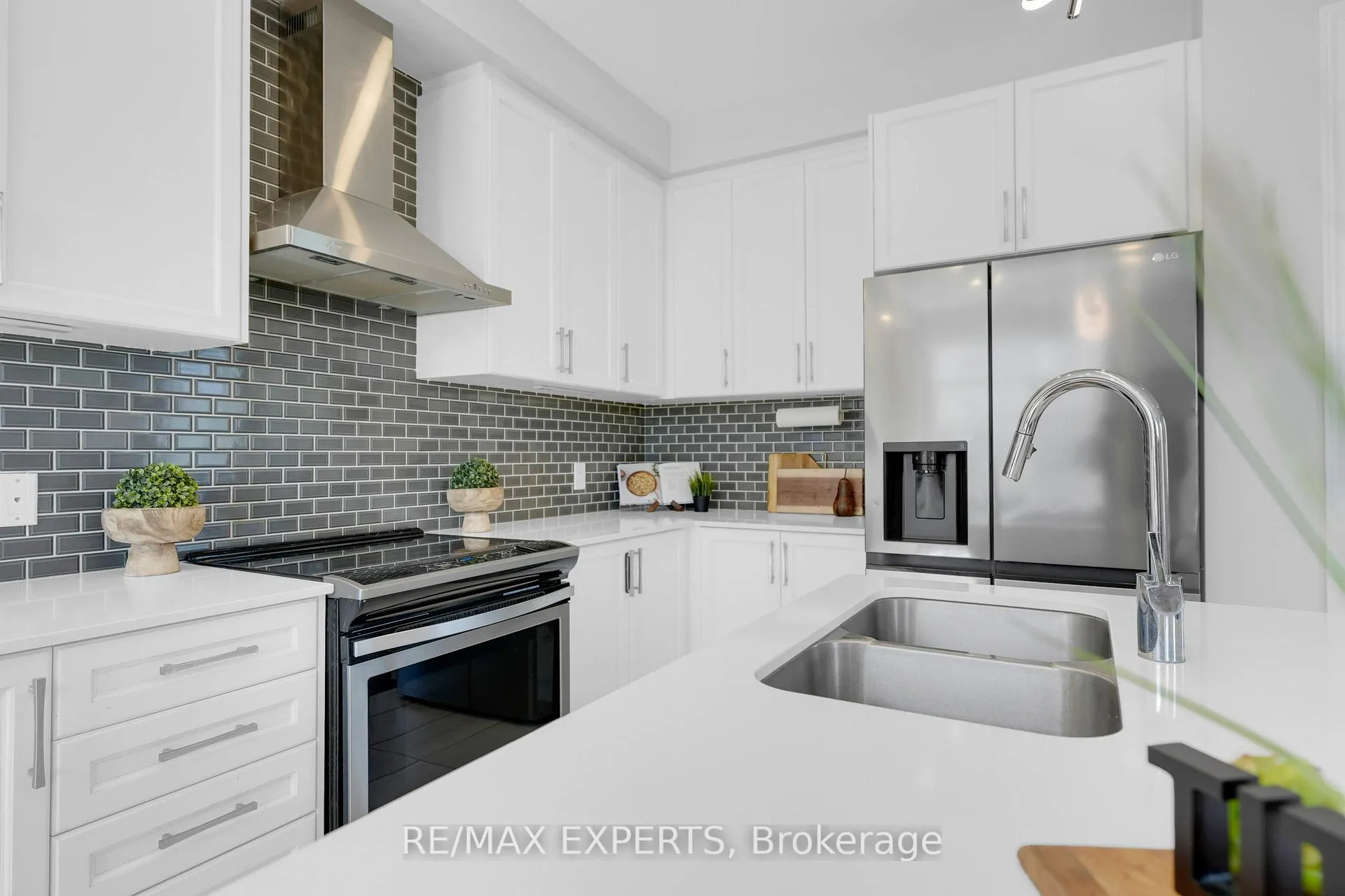 Photo 18 of 1 Clifford Crescent, New Tecumseth, Tottenham — HOMEH