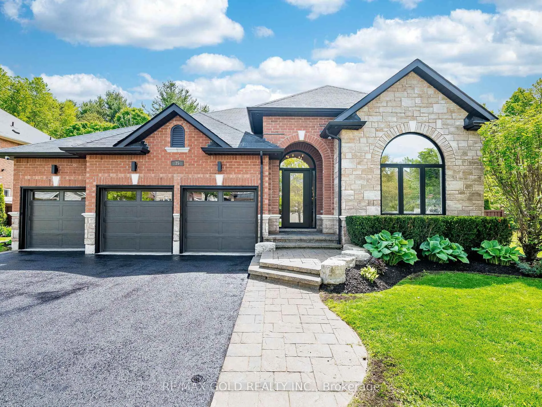 Photo 1 of 35 Borland Crescent, Caledon, Caledon East — HOMEH