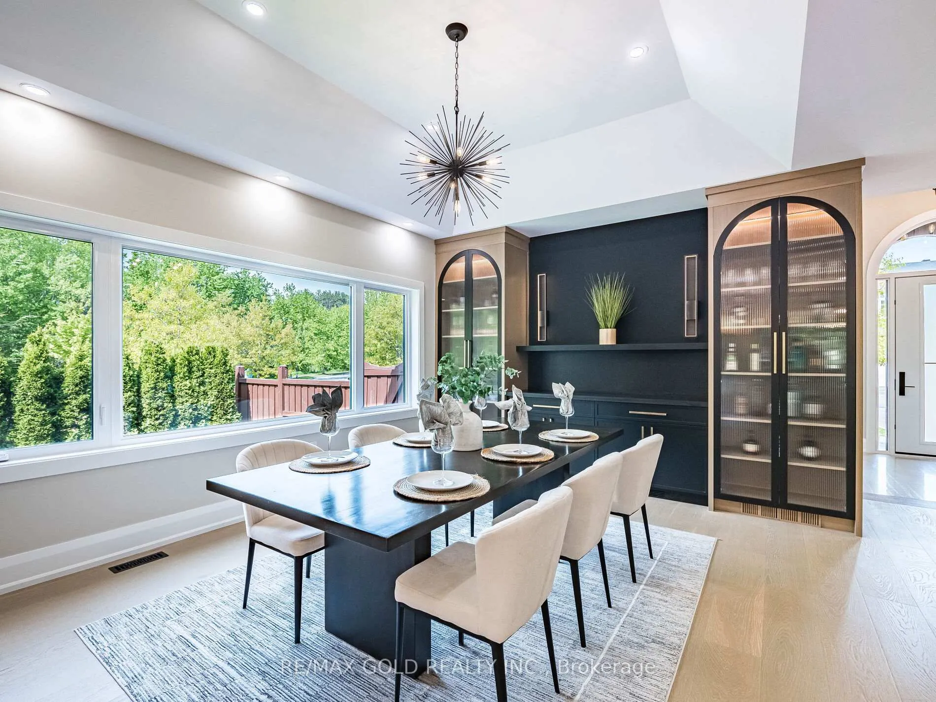 Photo 5 of 35 Borland Crescent, Caledon, Caledon East — HOMEH