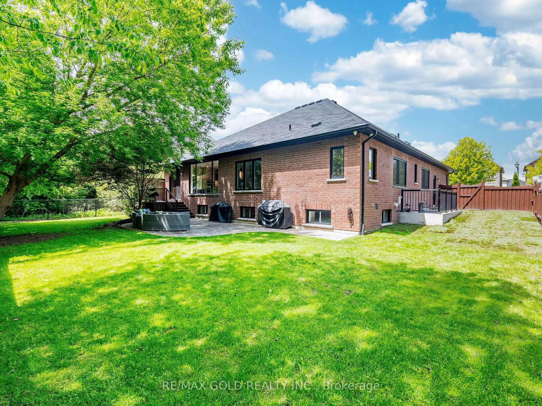 Photo 38 of 35 Borland Crescent, Caledon, Caledon East — HOMEH