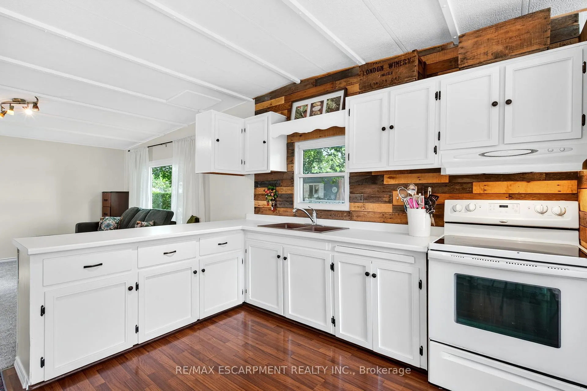 Photo 7 of Unit 139 Maple Cres, 1294 Concession 8 Road, Hamilton, Rural Flamborough — HOMEH