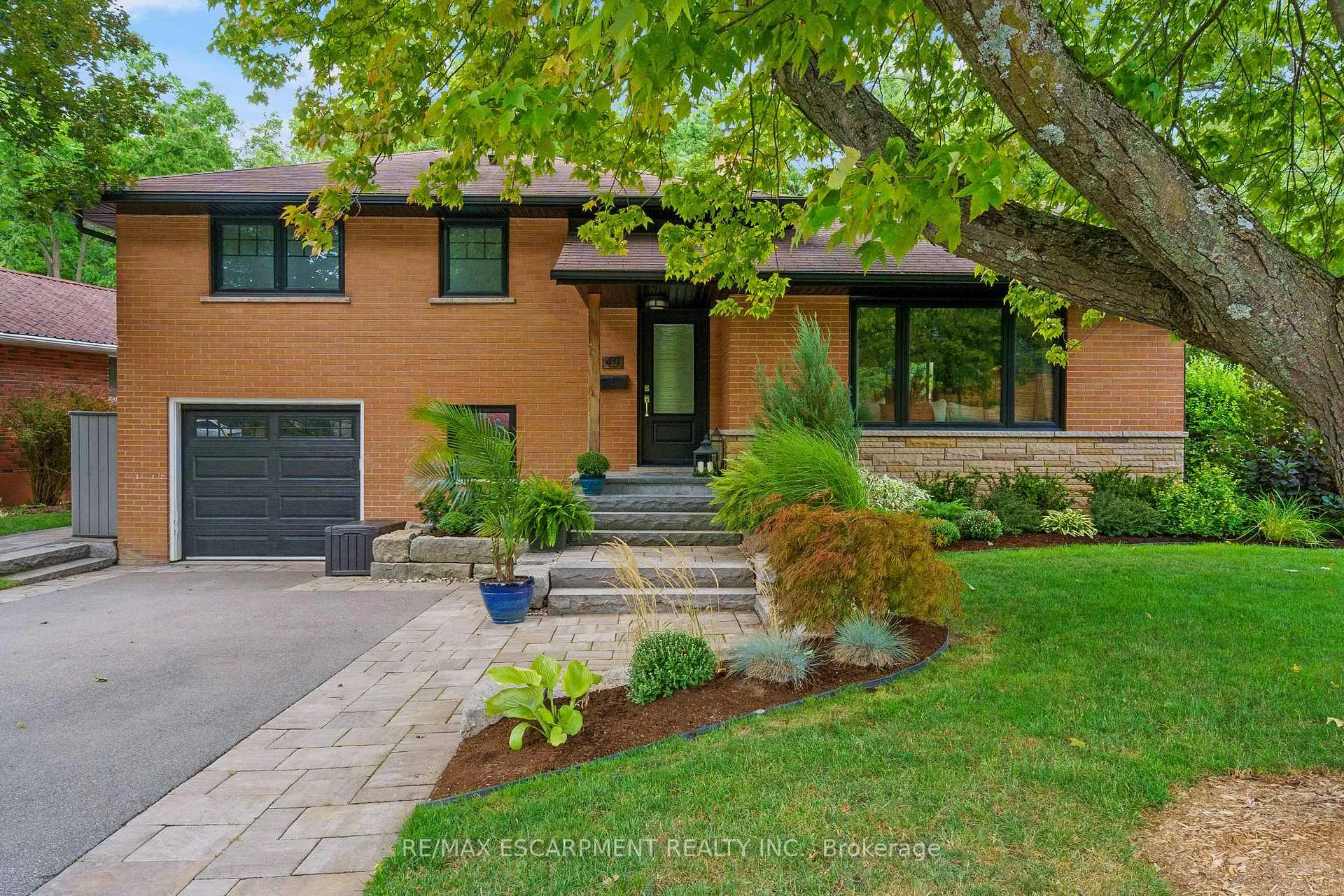 Photo 1 of 49 Ann Street, Hamilton, Dundas — HOMEH