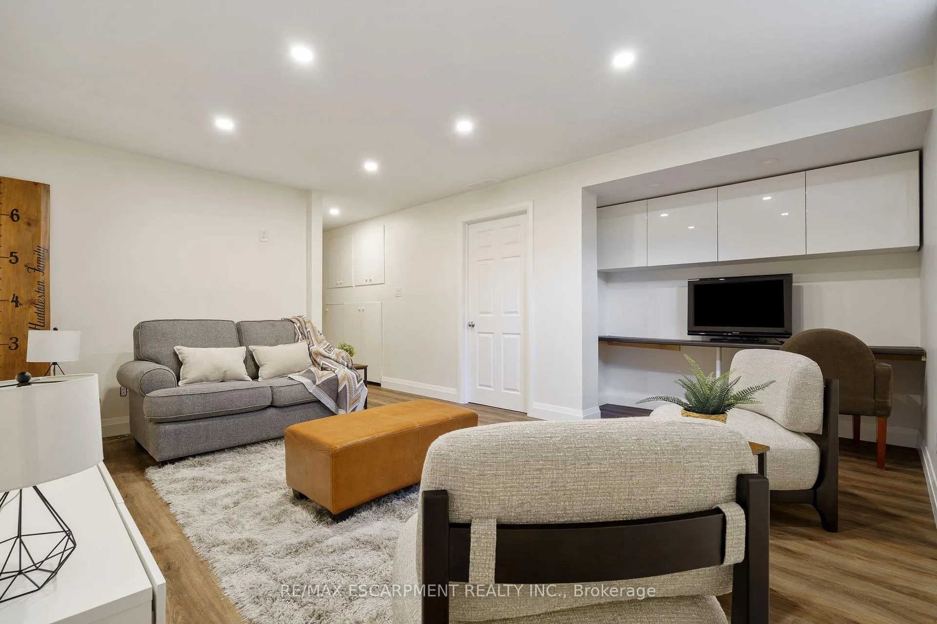 Photo 33 of 49 Ann Street, Hamilton, Dundas — HOMEH