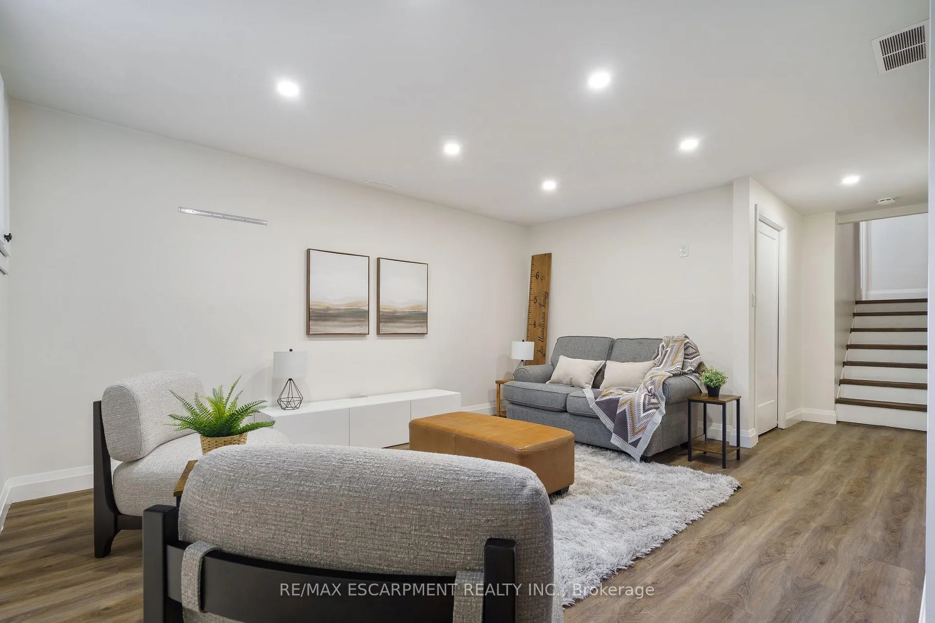 Photo 34 of 49 Ann Street, Hamilton, Dundas — HOMEH