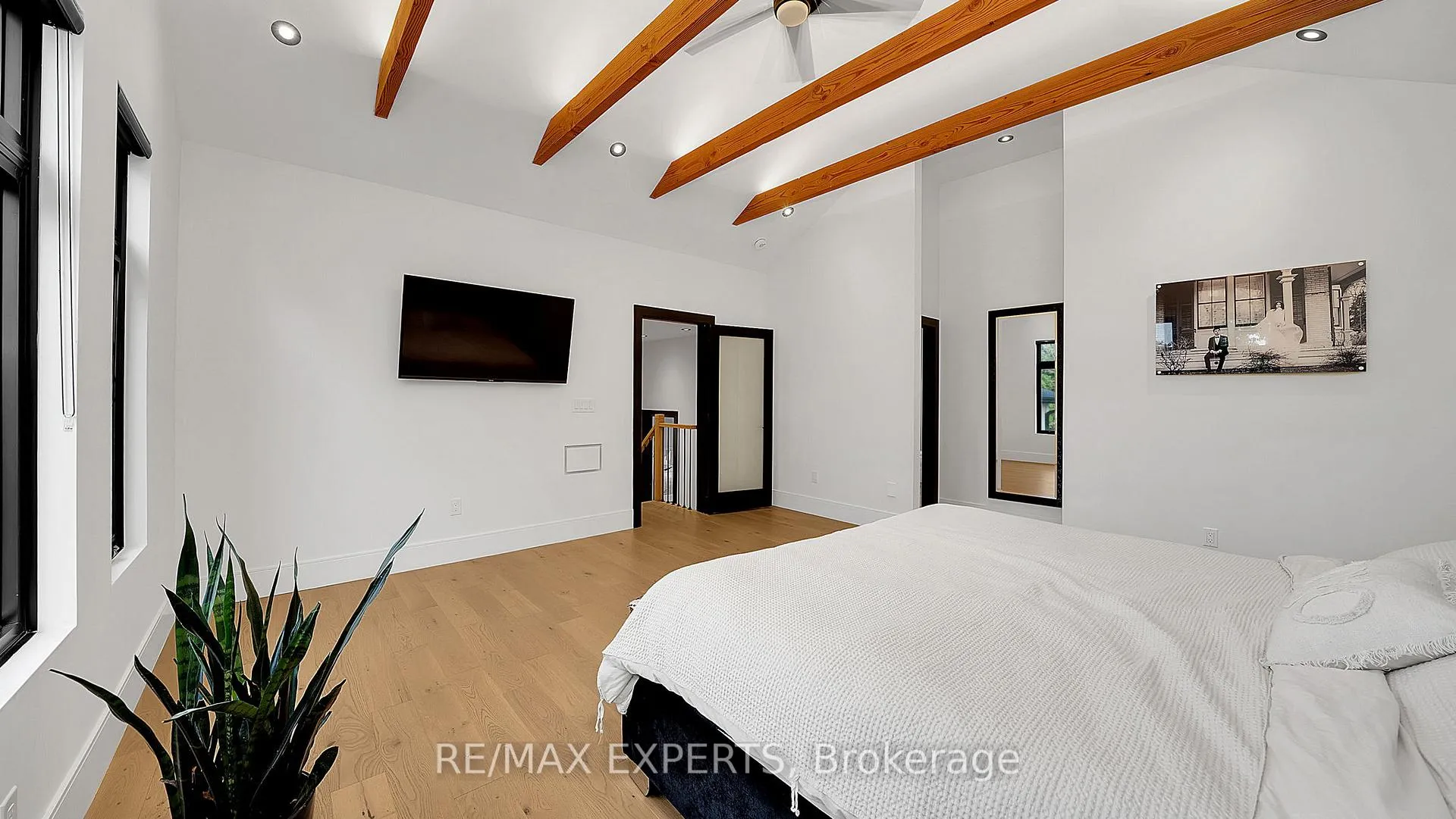 Photo 23 of 212 Ridge Road, Caledon, Bolton West — HOMEH