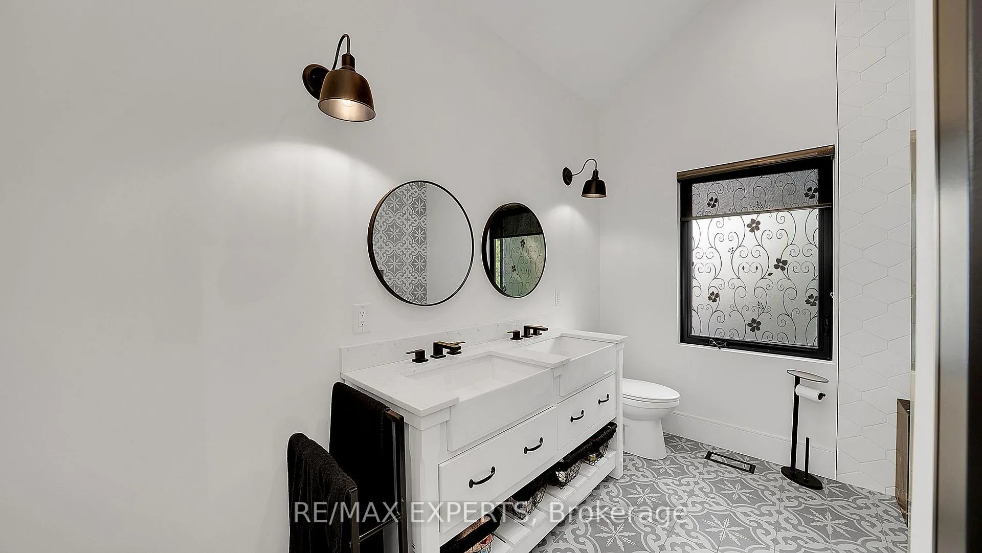 Photo 24 of 212 Ridge Road, Caledon, Bolton West — HOMEH