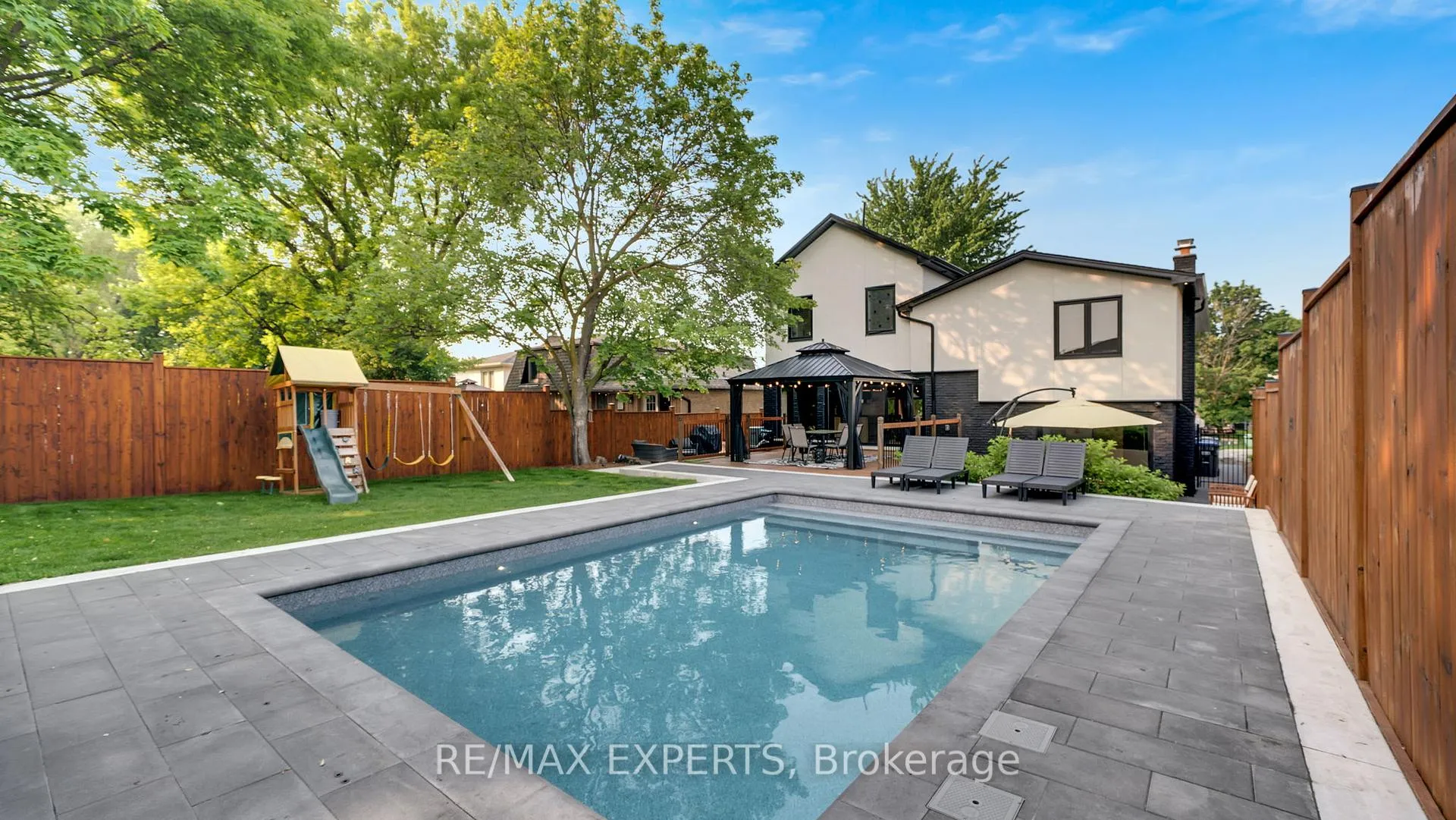 Photo 48 of 212 Ridge Road, Caledon, Bolton West — HOMEH