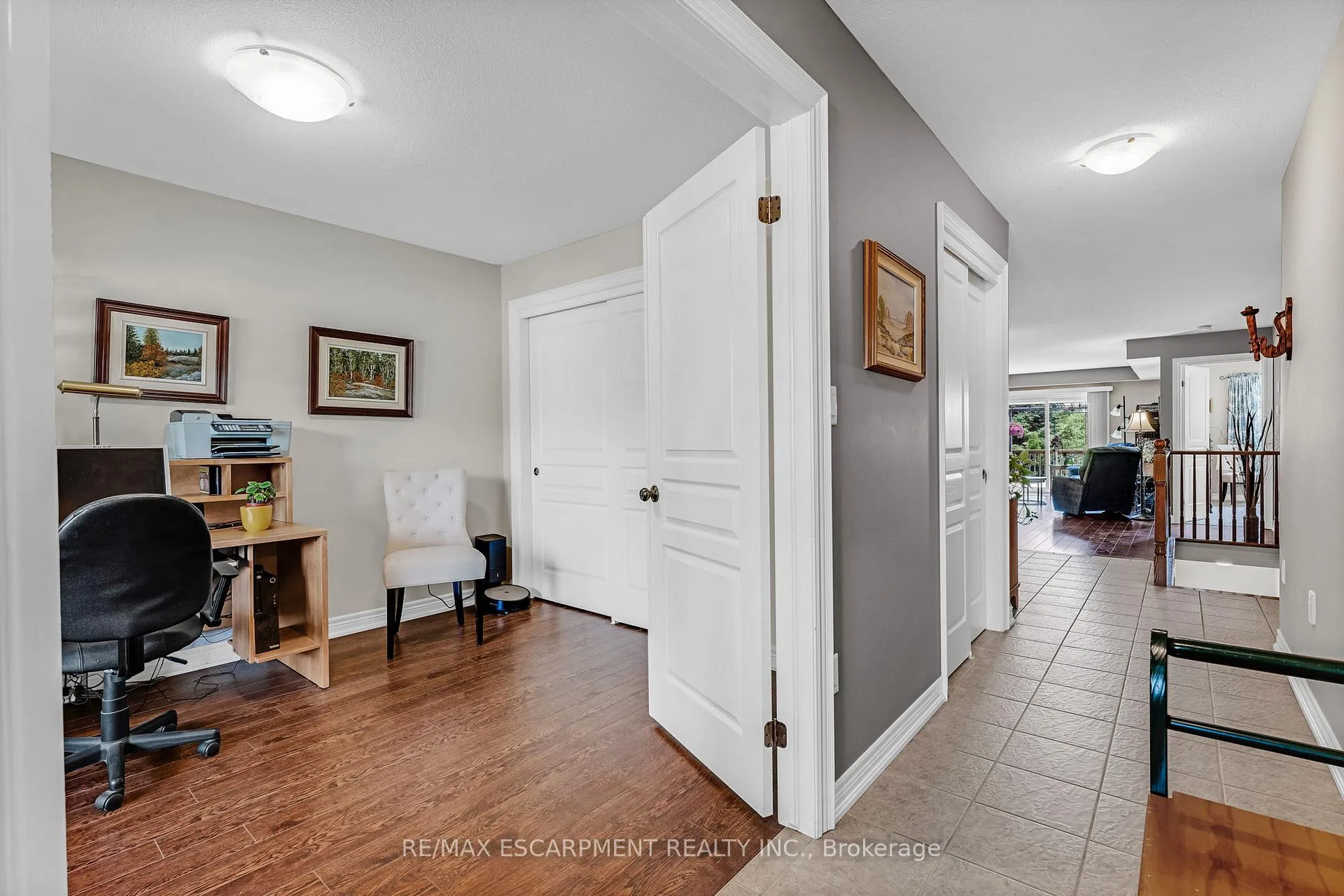 Photo 6 of 4001 Ashby Drive, Lincoln, Beamsville — HOMEH
