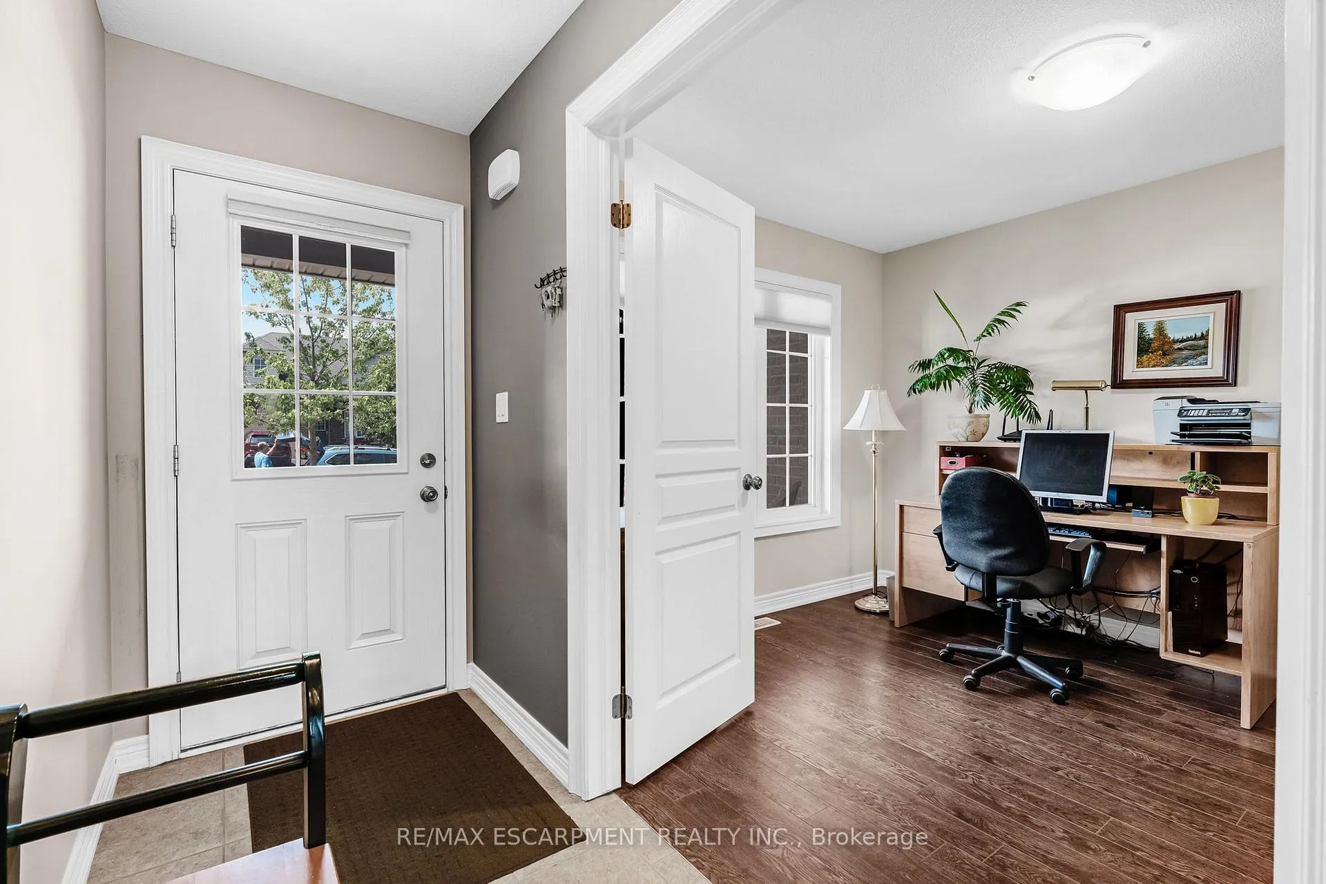 Photo 8 of 4001 Ashby Drive, Lincoln, Beamsville — HOMEH