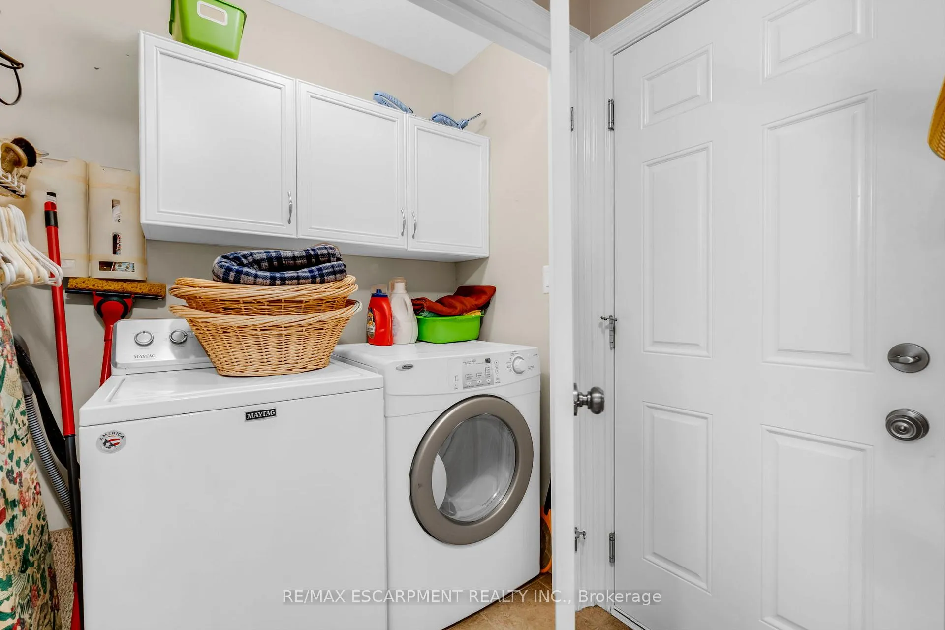 Photo 11 of 4001 Ashby Drive, Lincoln, Beamsville — HOMEH