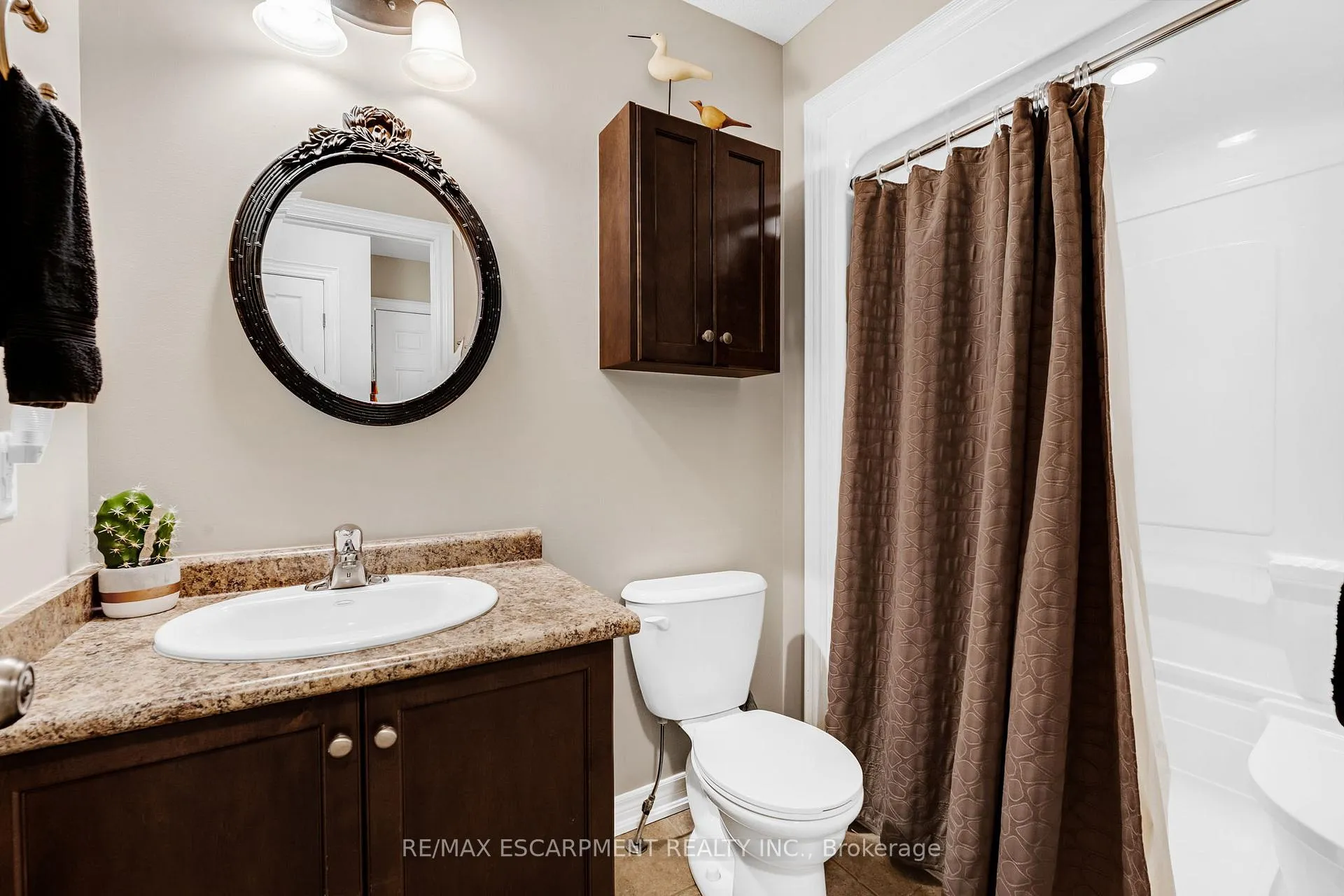 Photo 12 of 4001 Ashby Drive, Lincoln, Beamsville — HOMEH