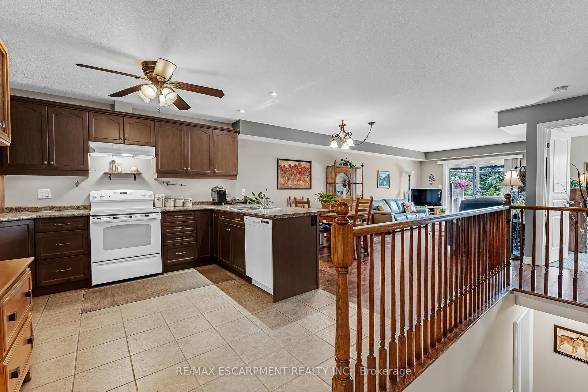 Photo 13 of 4001 Ashby Drive, Lincoln, Beamsville — HOMEH