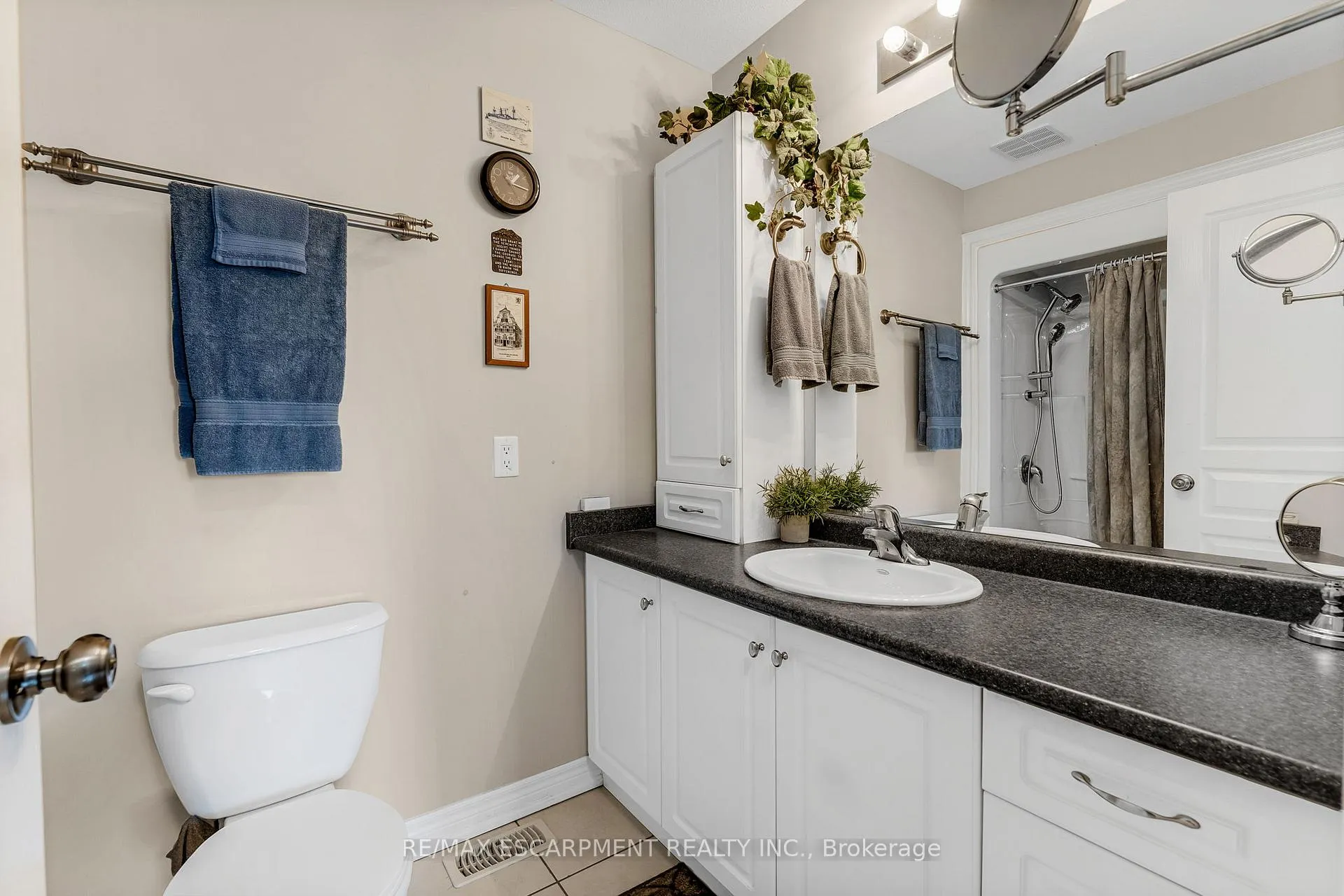 Photo 22 of 4001 Ashby Drive, Lincoln, Beamsville — HOMEH
