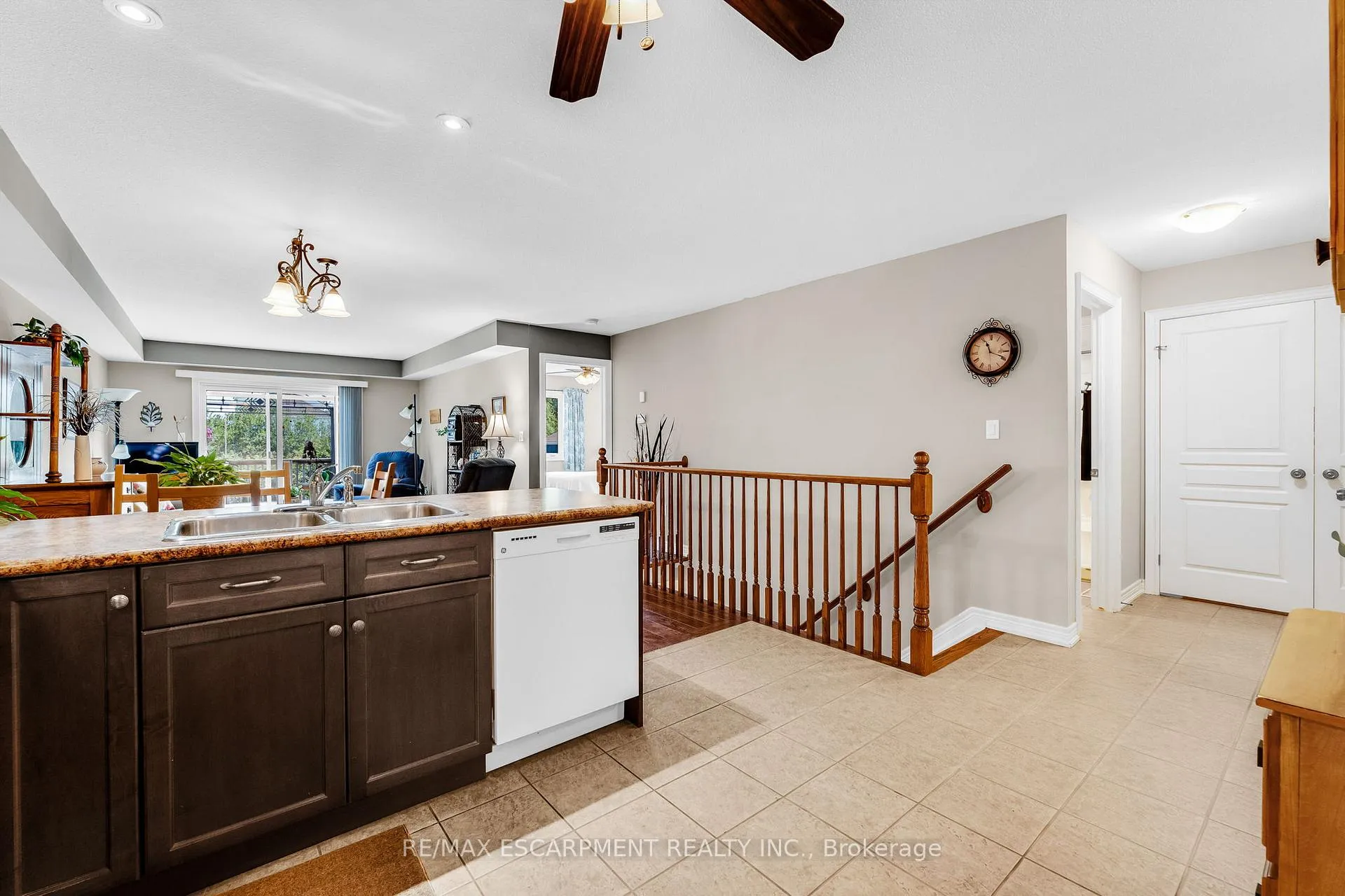 Photo 25 of 4001 Ashby Drive, Lincoln, Beamsville — HOMEH