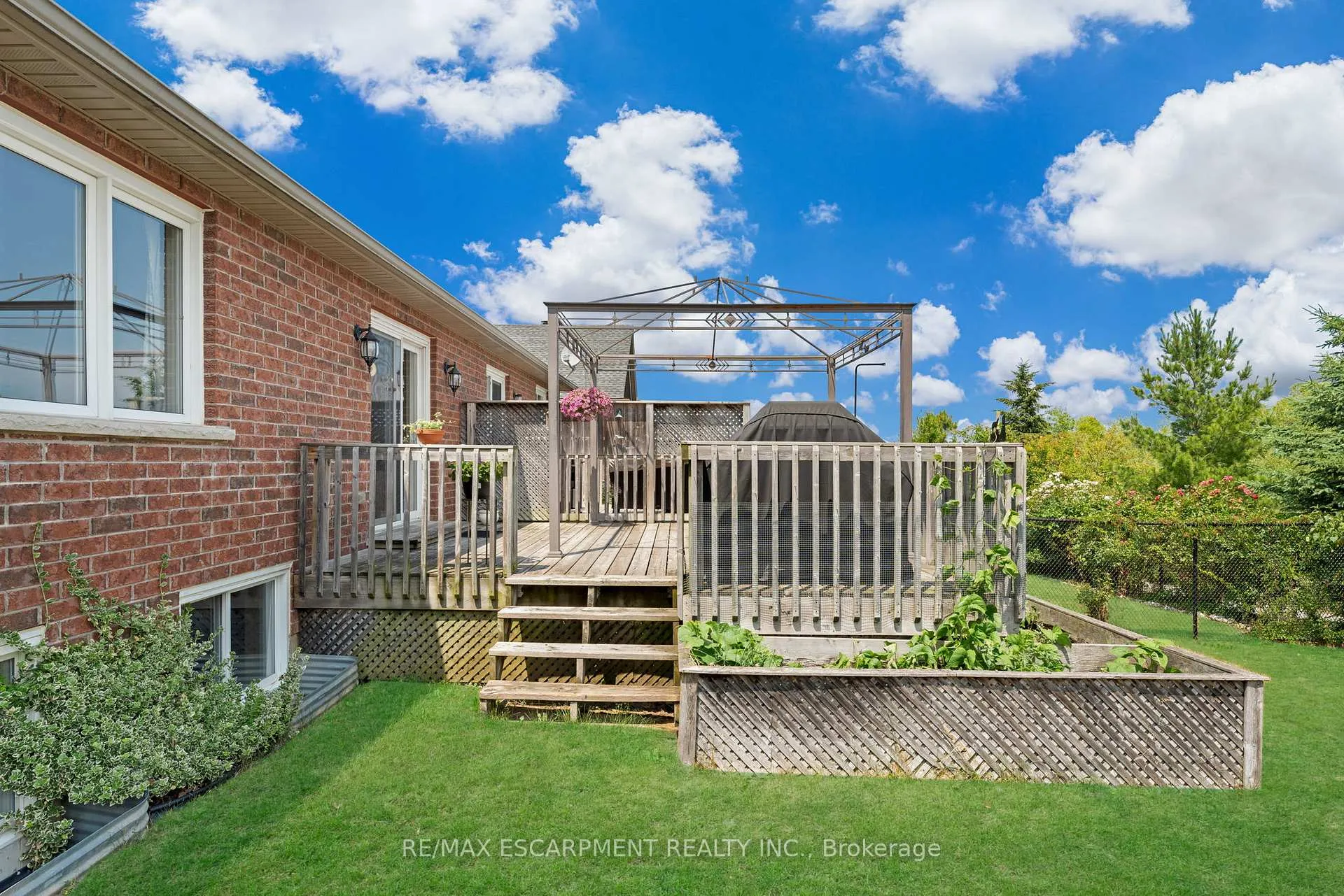Photo 32 of 4001 Ashby Drive, Lincoln, Beamsville — HOMEH