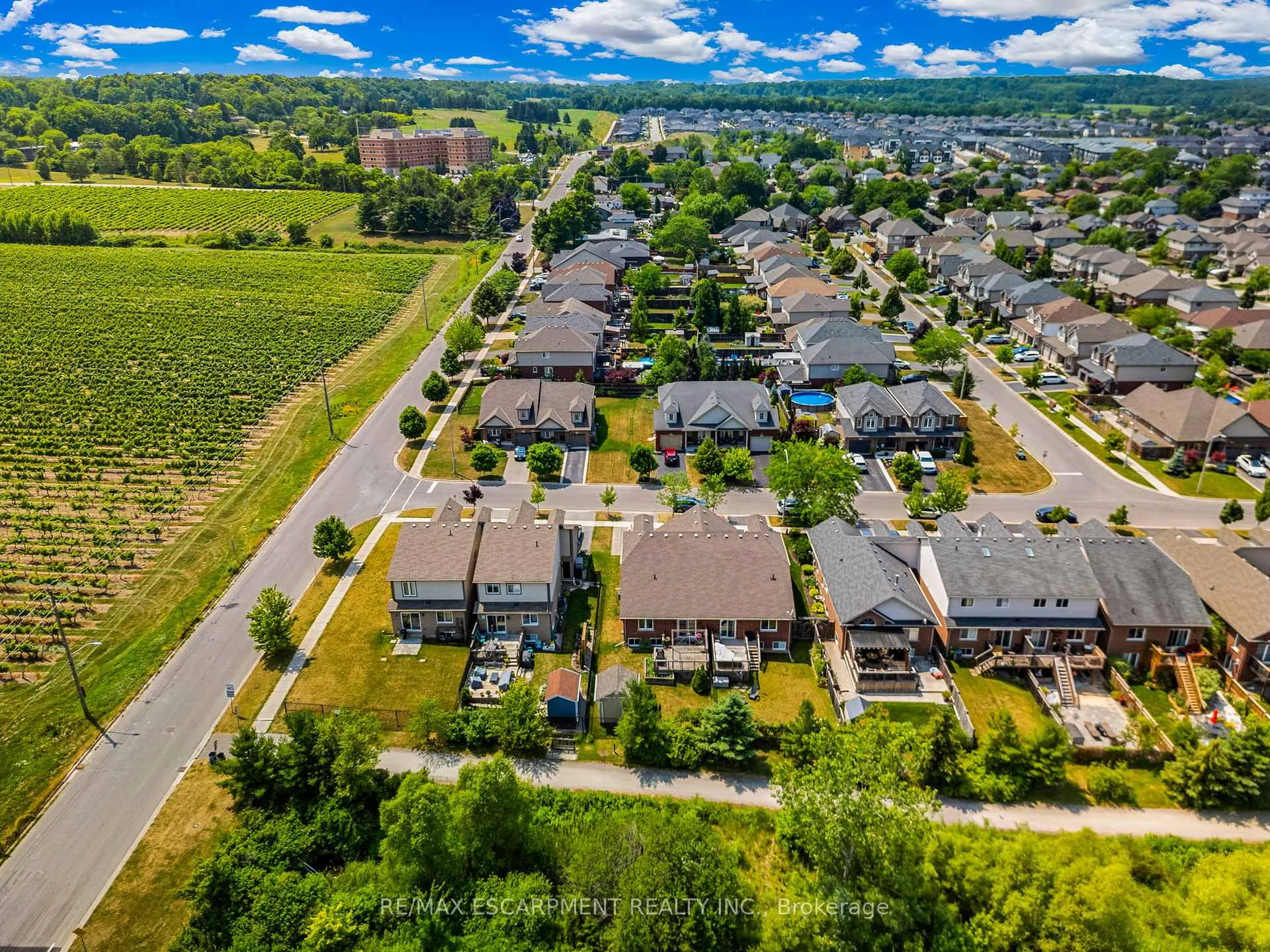 Photo 39 of 4001 Ashby Drive, Lincoln, Beamsville — HOMEH