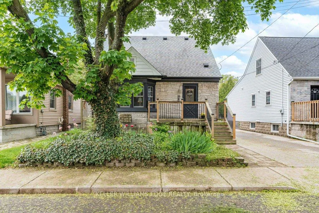 Photo 1 of 384 Thayer Avenue, Hamilton, Inch Park — HOMEH