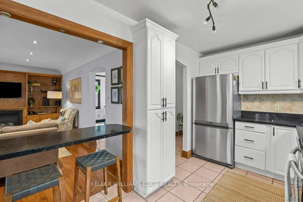 Photo 8 of 384 Thayer Avenue, Hamilton, Inch Park — HOMEH