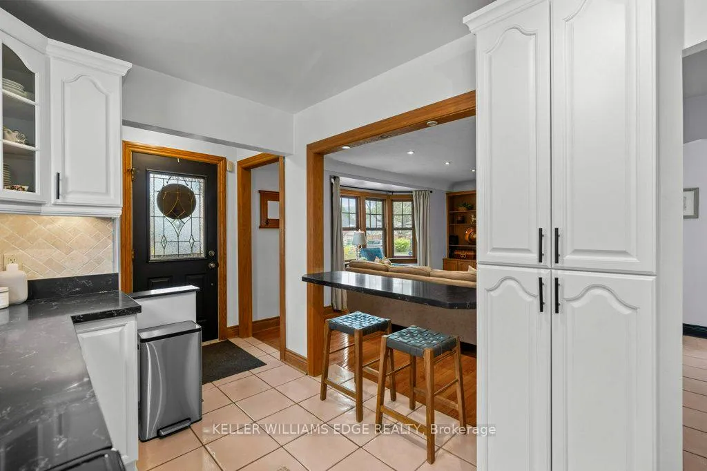 Photo 12 of 384 Thayer Avenue, Hamilton, Inch Park — HOMEH