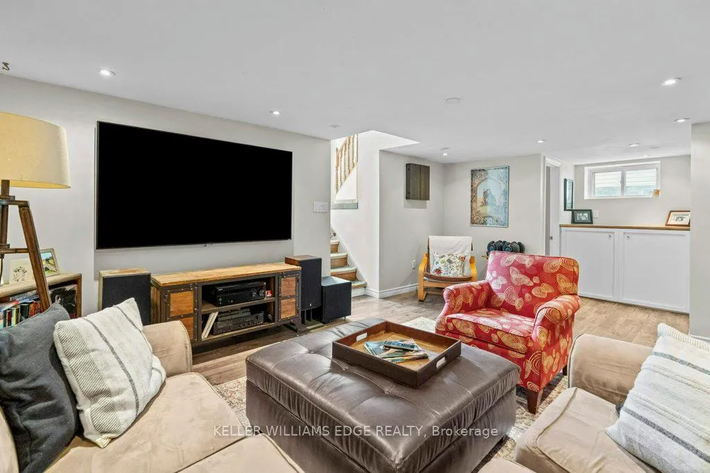 Photo 23 of 384 Thayer Avenue, Hamilton, Inch Park — HOMEH