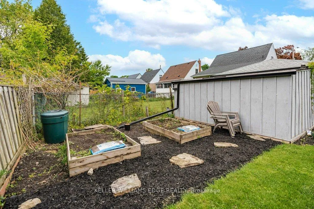 Photo 33 of 384 Thayer Avenue, Hamilton, Inch Park — HOMEH