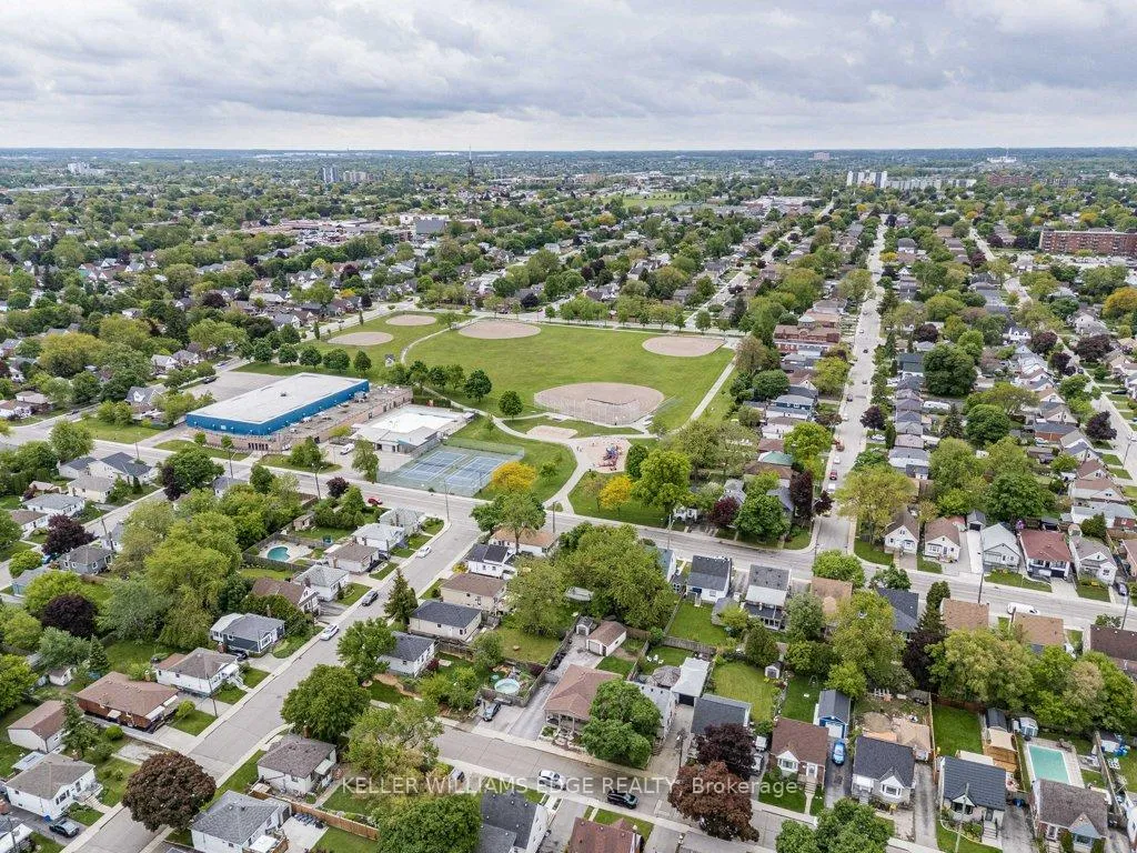 Photo 39 of 384 Thayer Avenue, Hamilton, Inch Park — HOMEH
