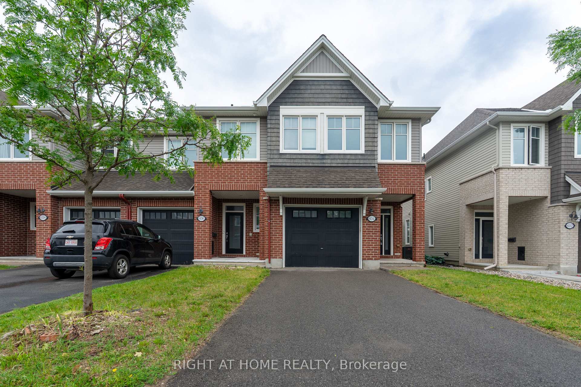 Photo 1 of 604 Egret Way, Ottawa, Barrhaven - Half Moon Bay — HOMEH