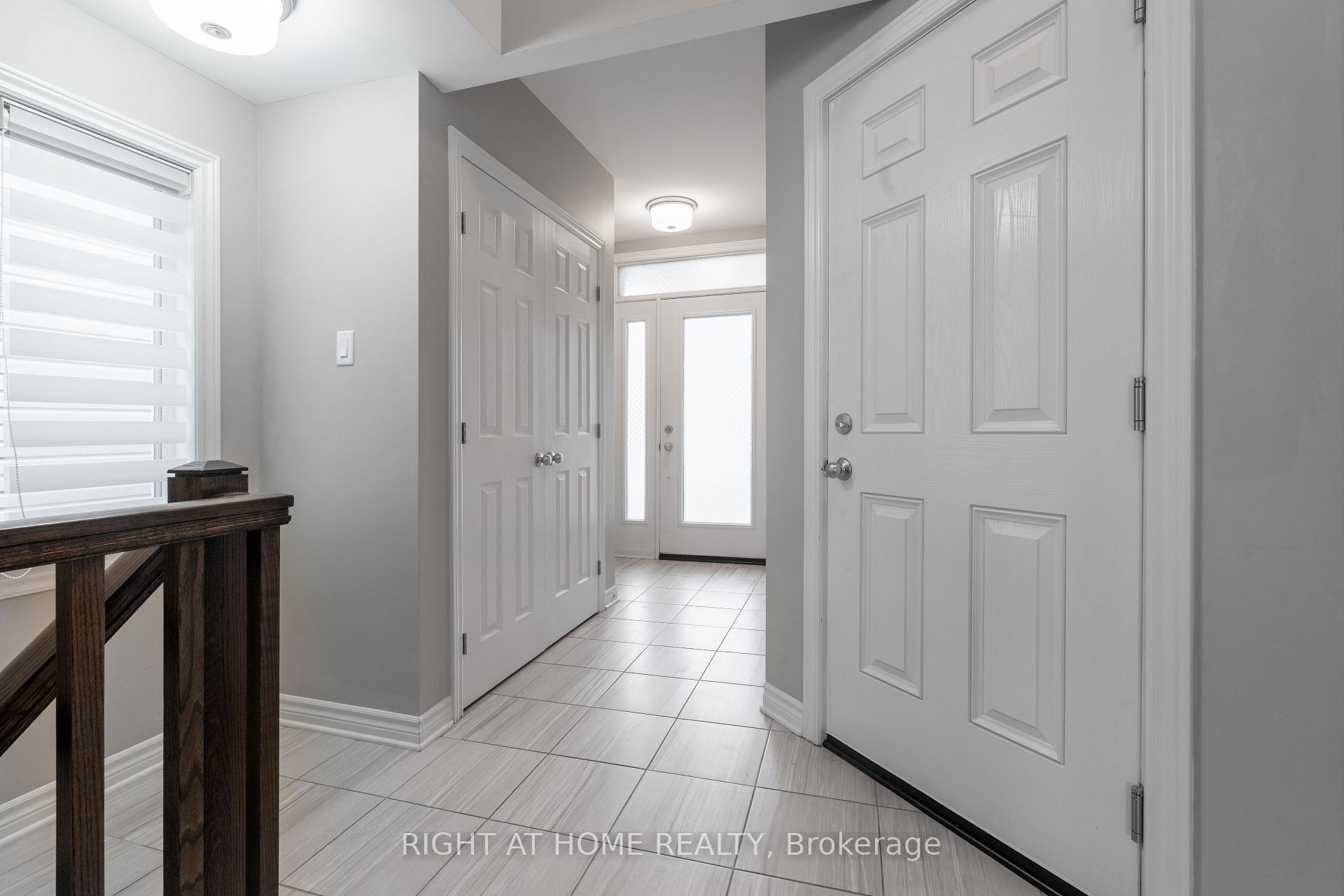Photo 4 of 604 Egret Way, Ottawa, Barrhaven - Half Moon Bay — HOMEH