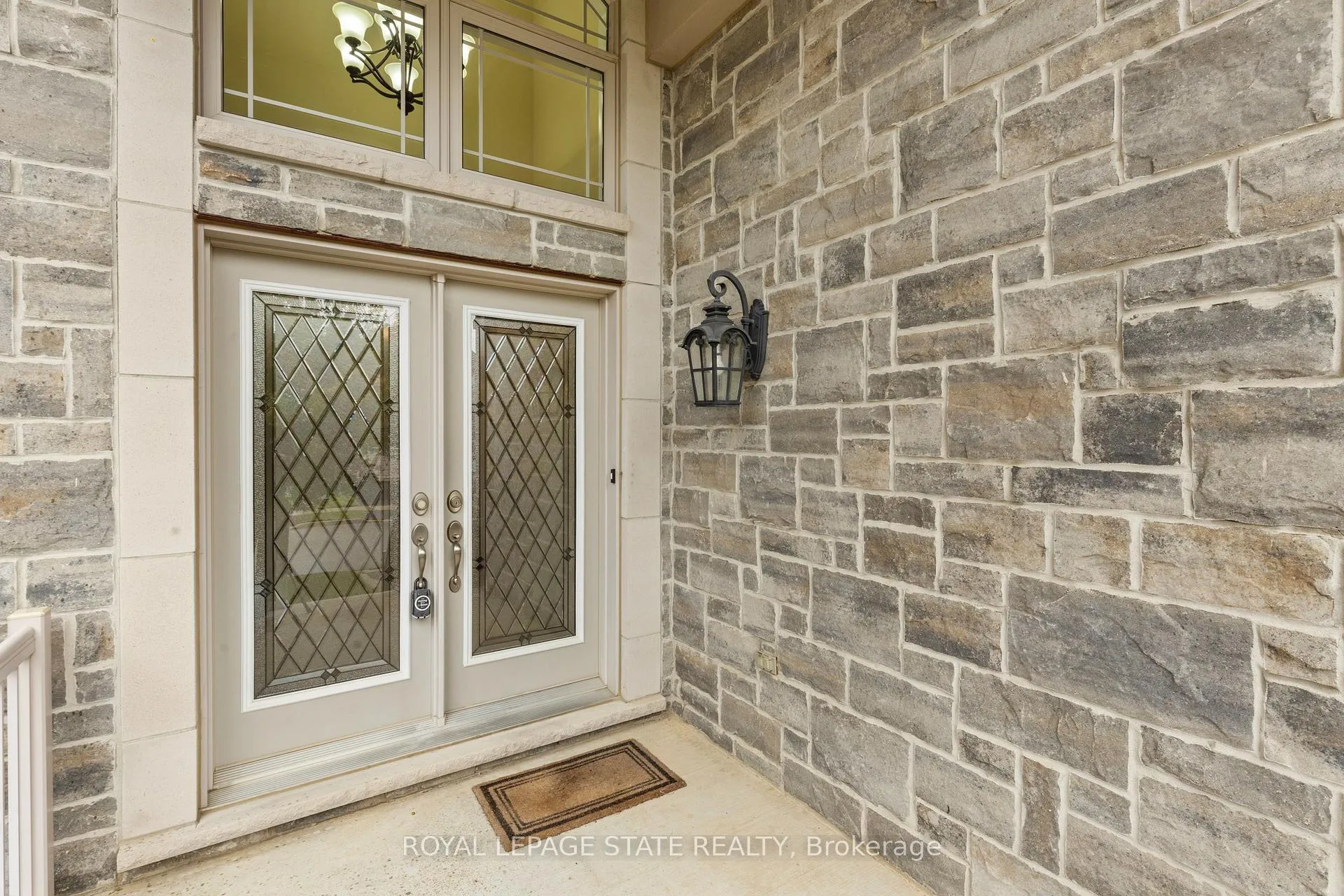 Photo 8 of 67 Whittington Drive, Hamilton, Ancaster — HOMEH