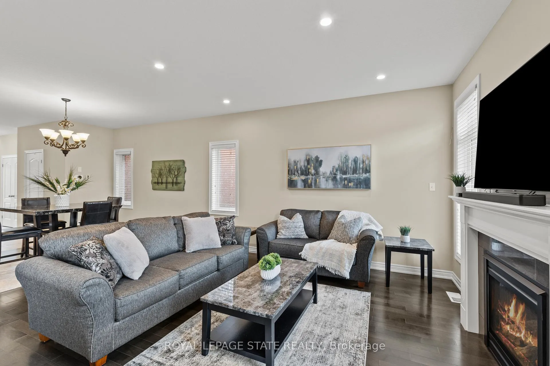 Photo 17 of 67 Whittington Drive, Hamilton, Ancaster — HOMEH