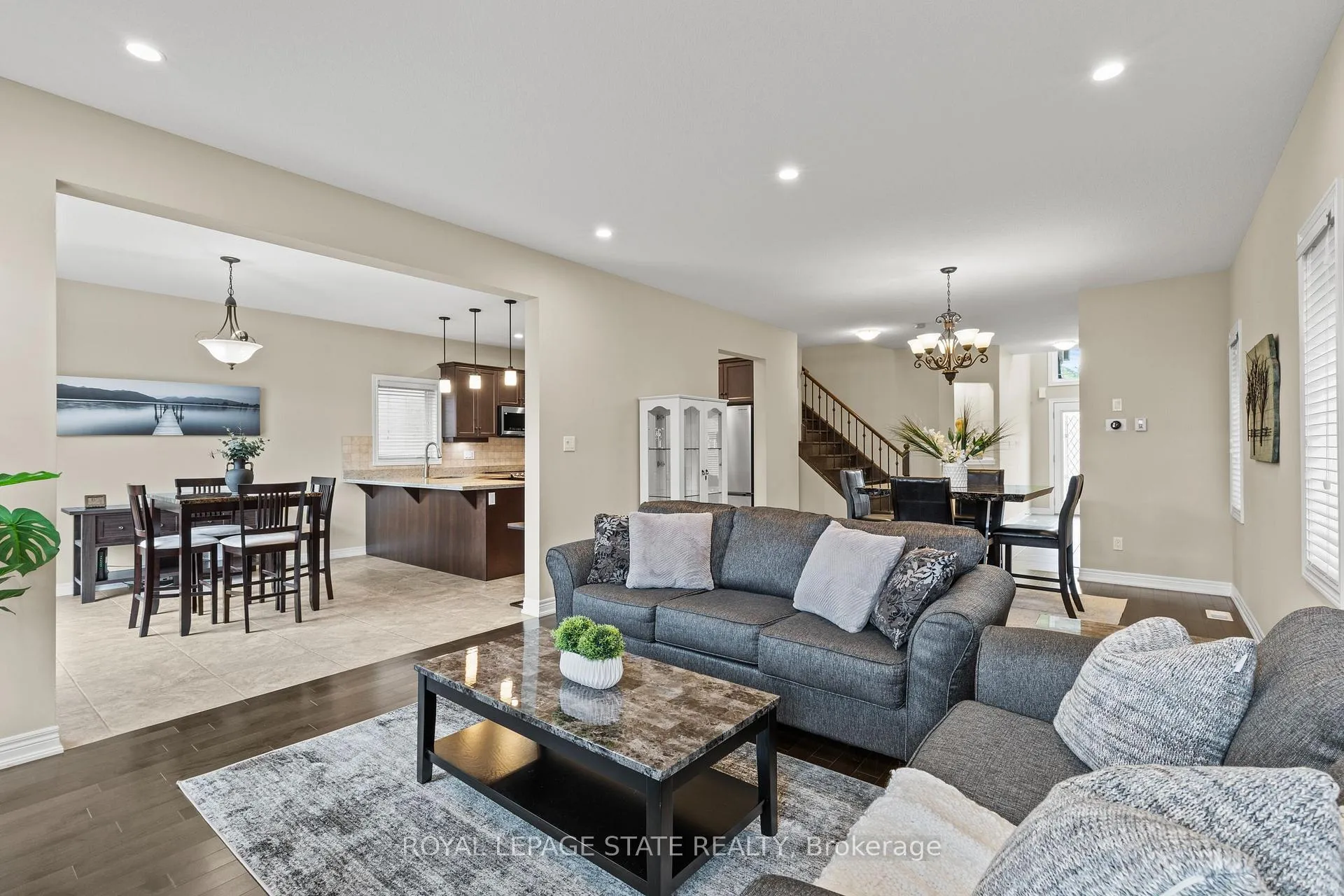 Photo 18 of 67 Whittington Drive, Hamilton, Ancaster — HOMEH