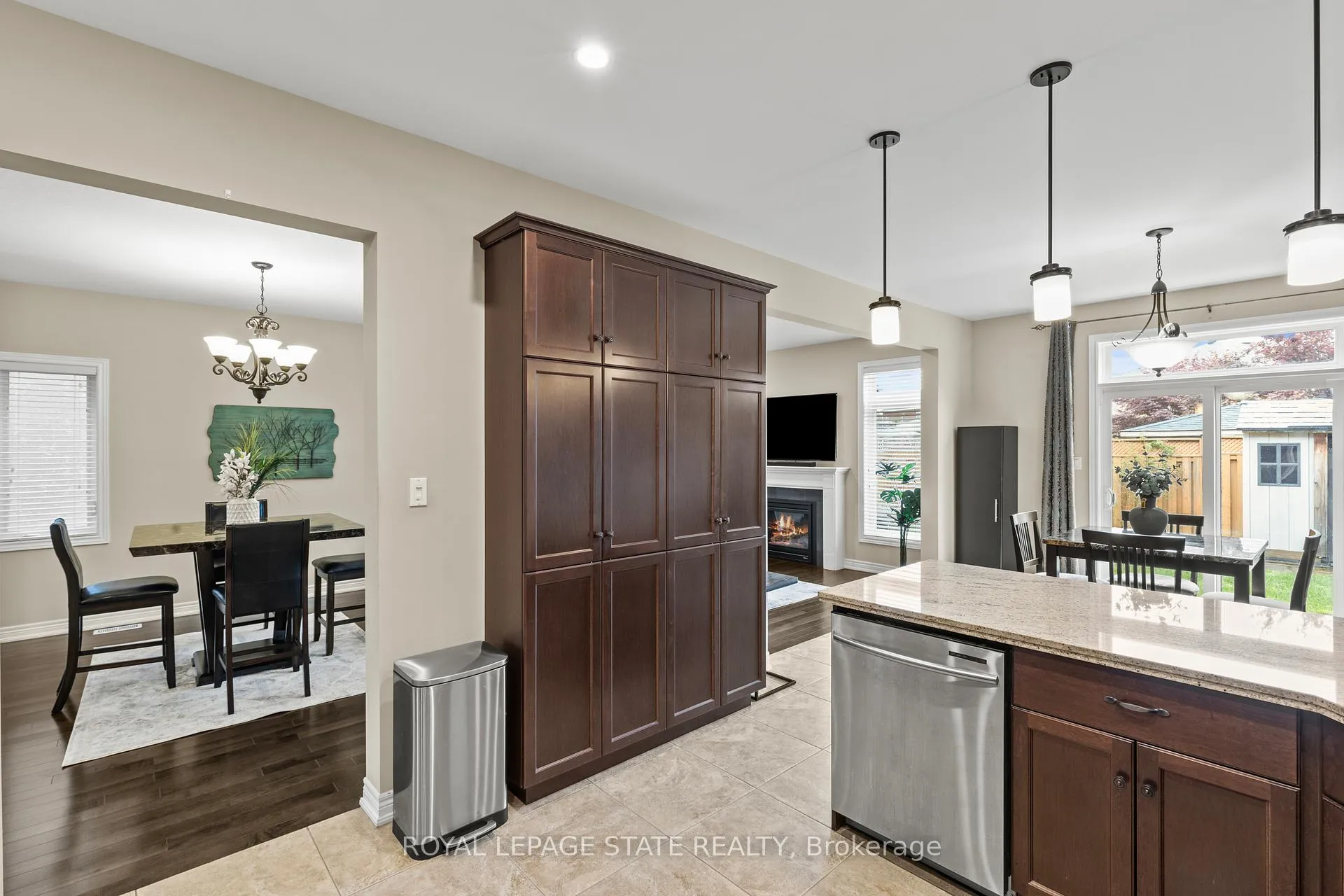 Photo 24 of 67 Whittington Drive, Hamilton, Ancaster — HOMEH