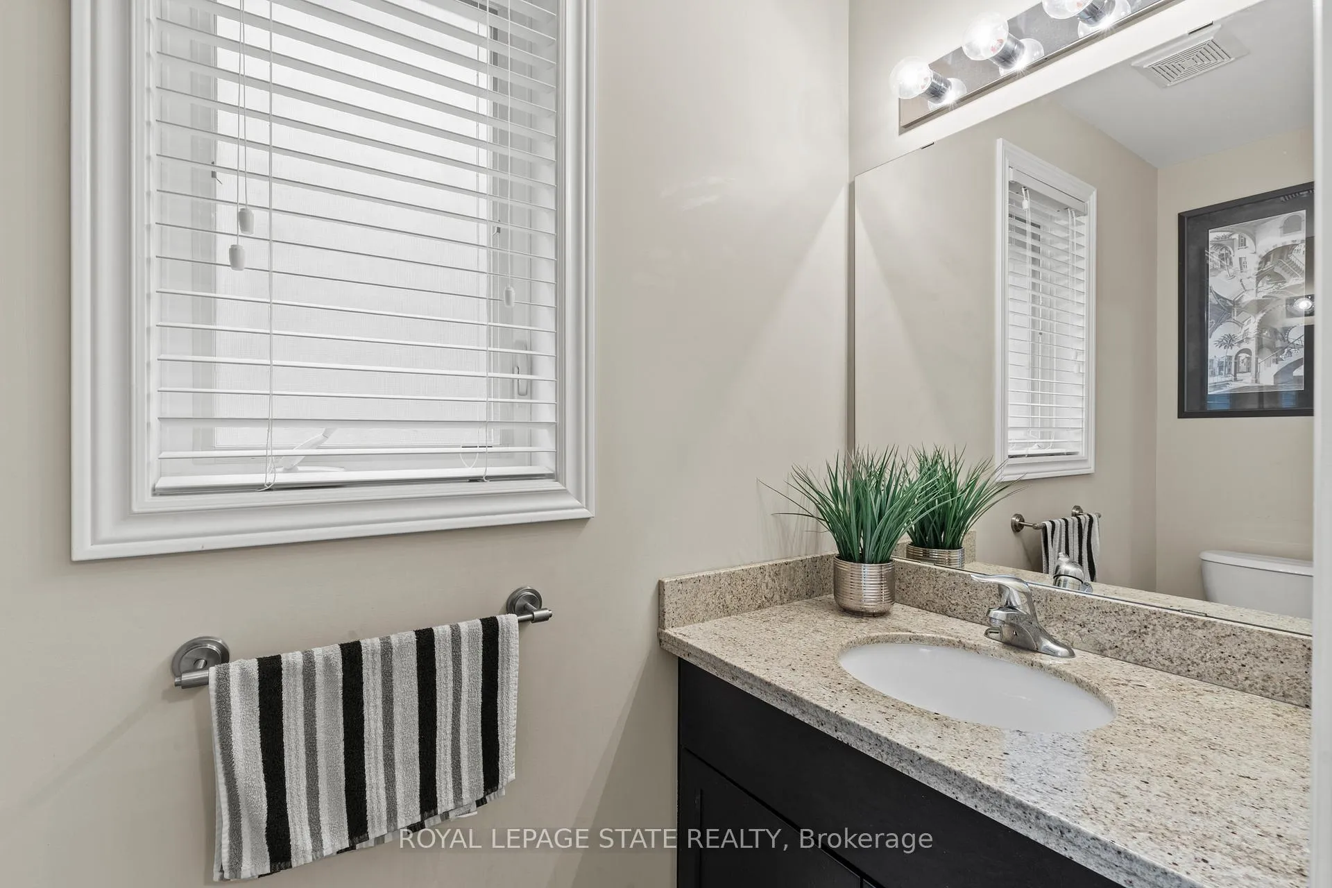 Photo 26 of 67 Whittington Drive, Hamilton, Ancaster — HOMEH