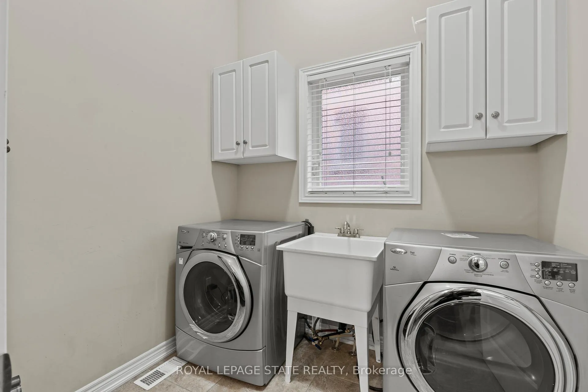 Photo 27 of 67 Whittington Drive, Hamilton, Ancaster — HOMEH