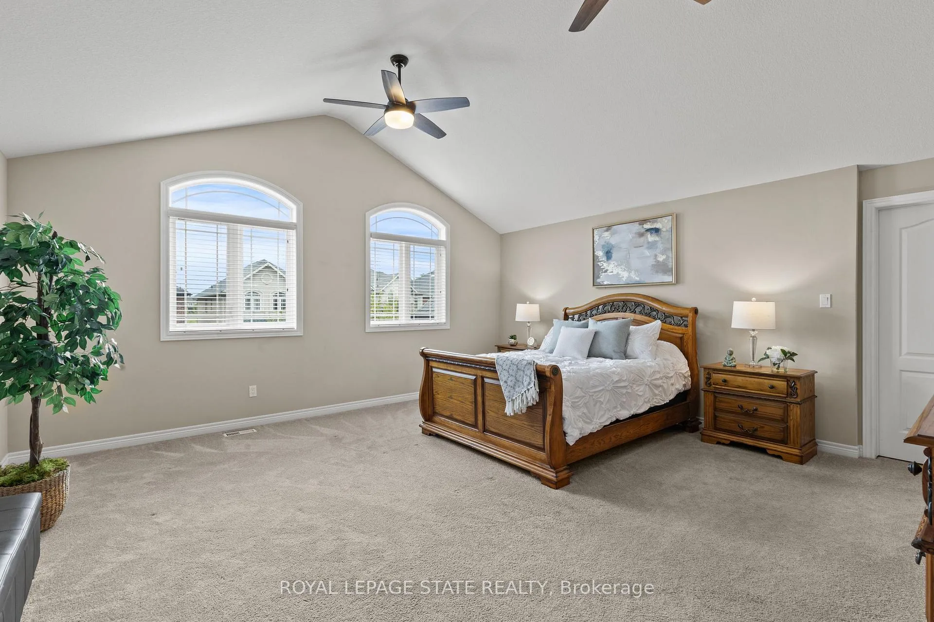 Photo 28 of 67 Whittington Drive, Hamilton, Ancaster — HOMEH