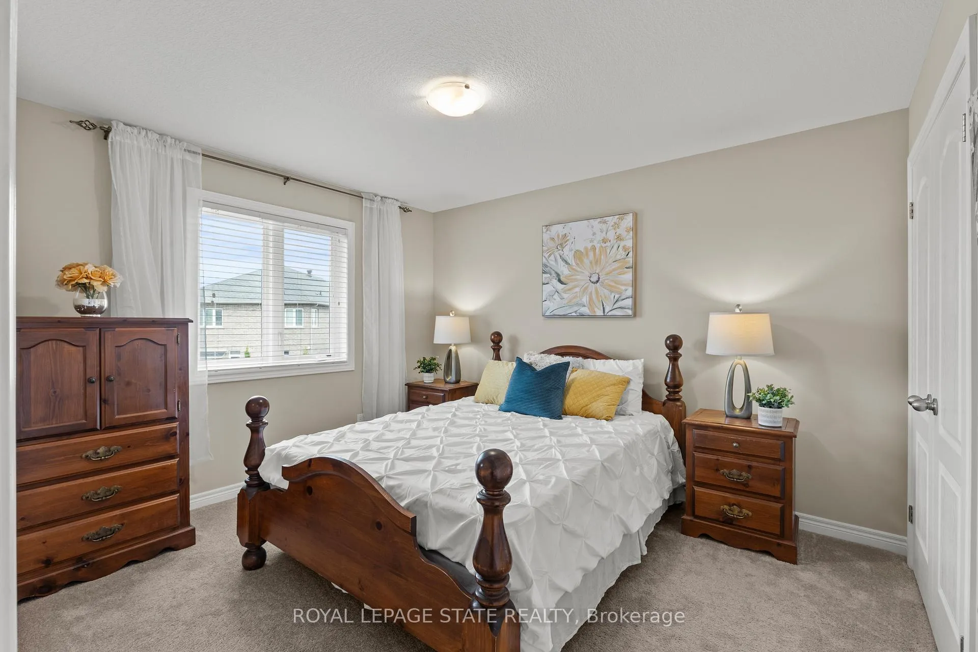 Photo 32 of 67 Whittington Drive, Hamilton, Ancaster — HOMEH